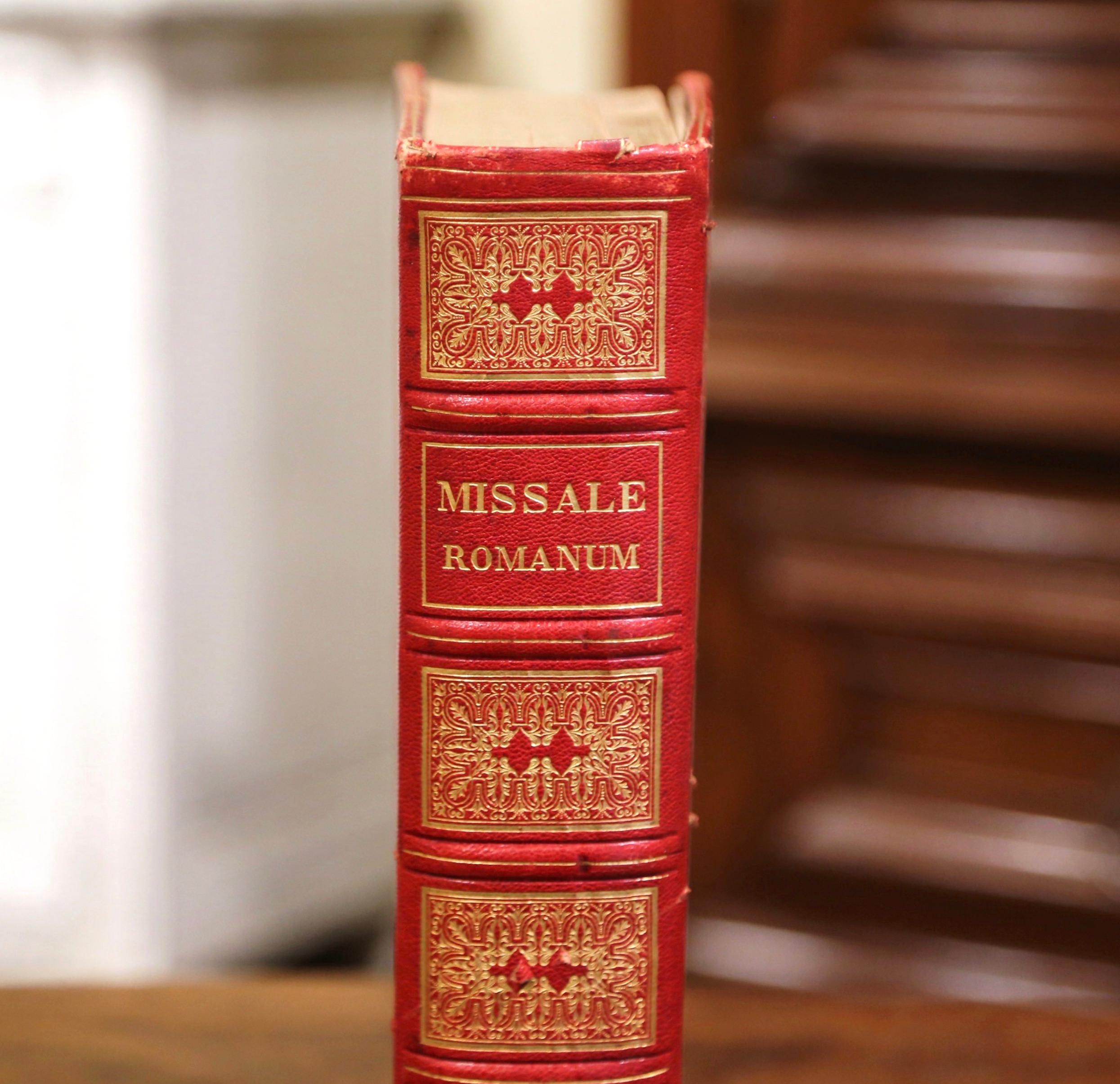 Early 20th Century Latin Red and Gilt Leather Bound Church Missal Dated 1923 3