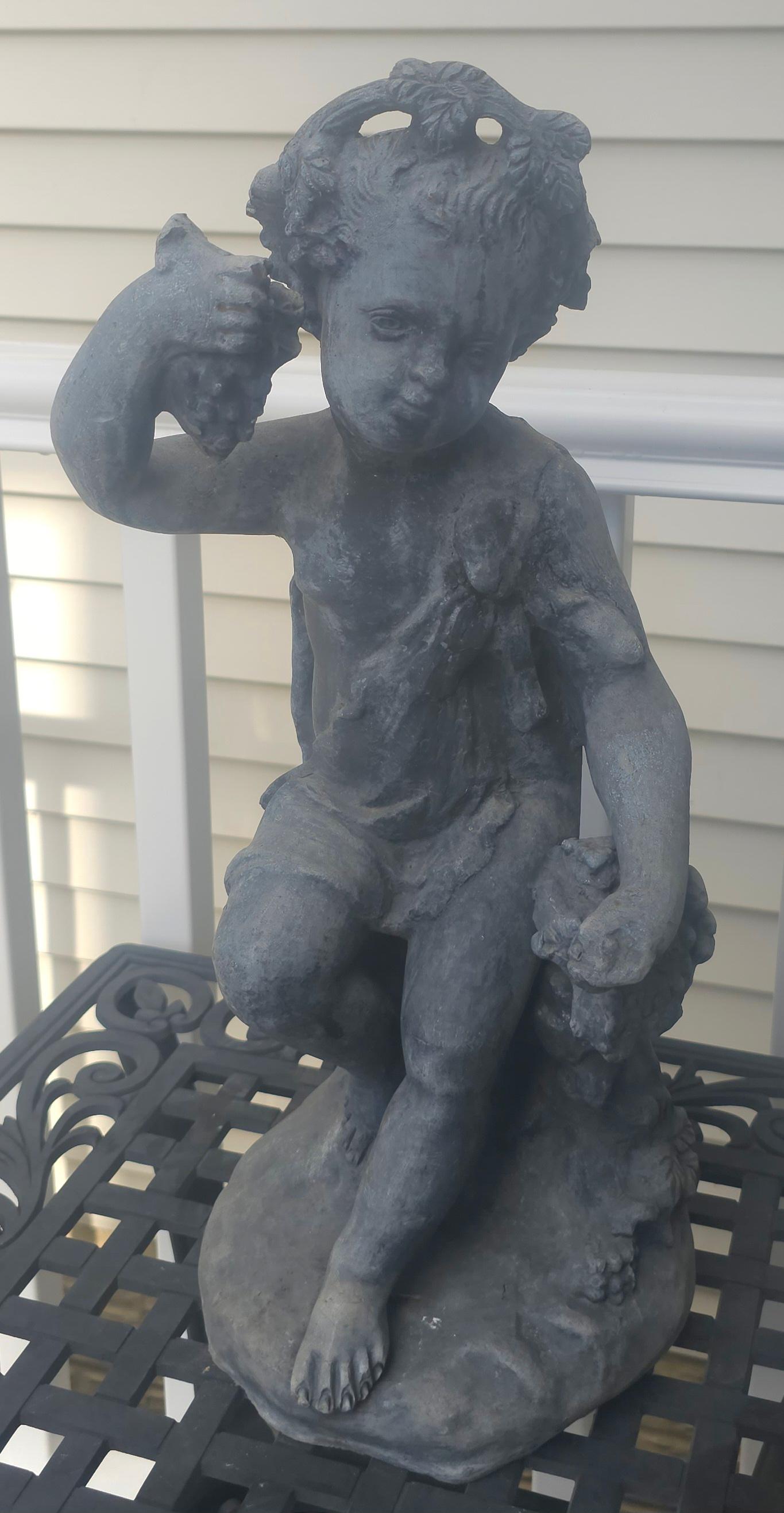 XX secolo Statua in piombo di Cherubino delle Four Seasons dei primi del Novecento in vendita