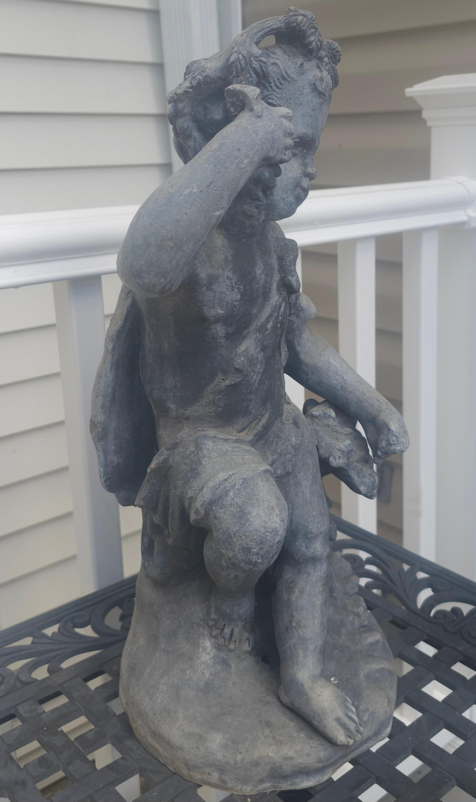 Piombo Statua in piombo di Cherubino delle Four Seasons dei primi del Novecento in vendita