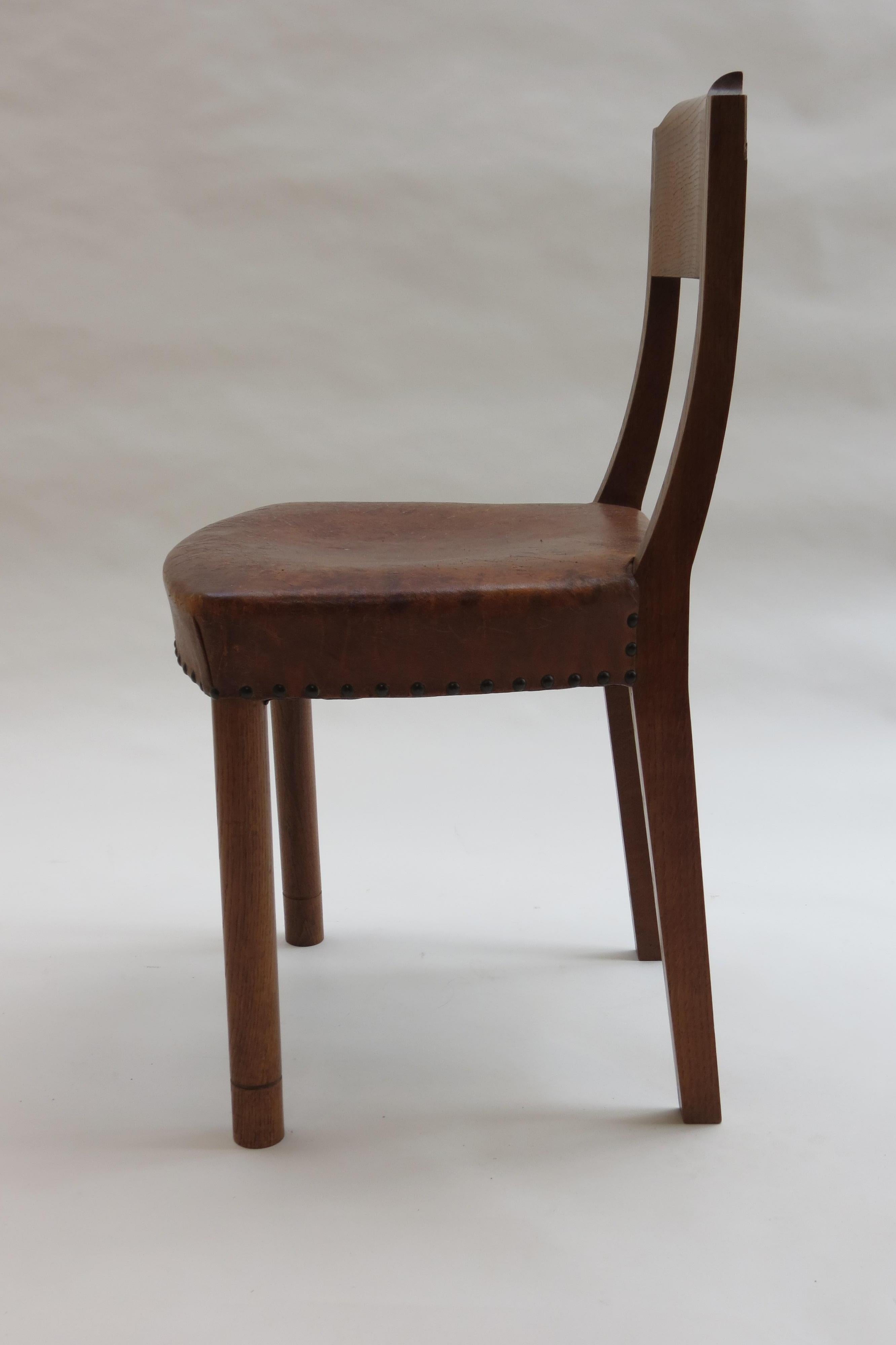 Arts and Crafts Early 20th Century Leather and Oak Side Chair