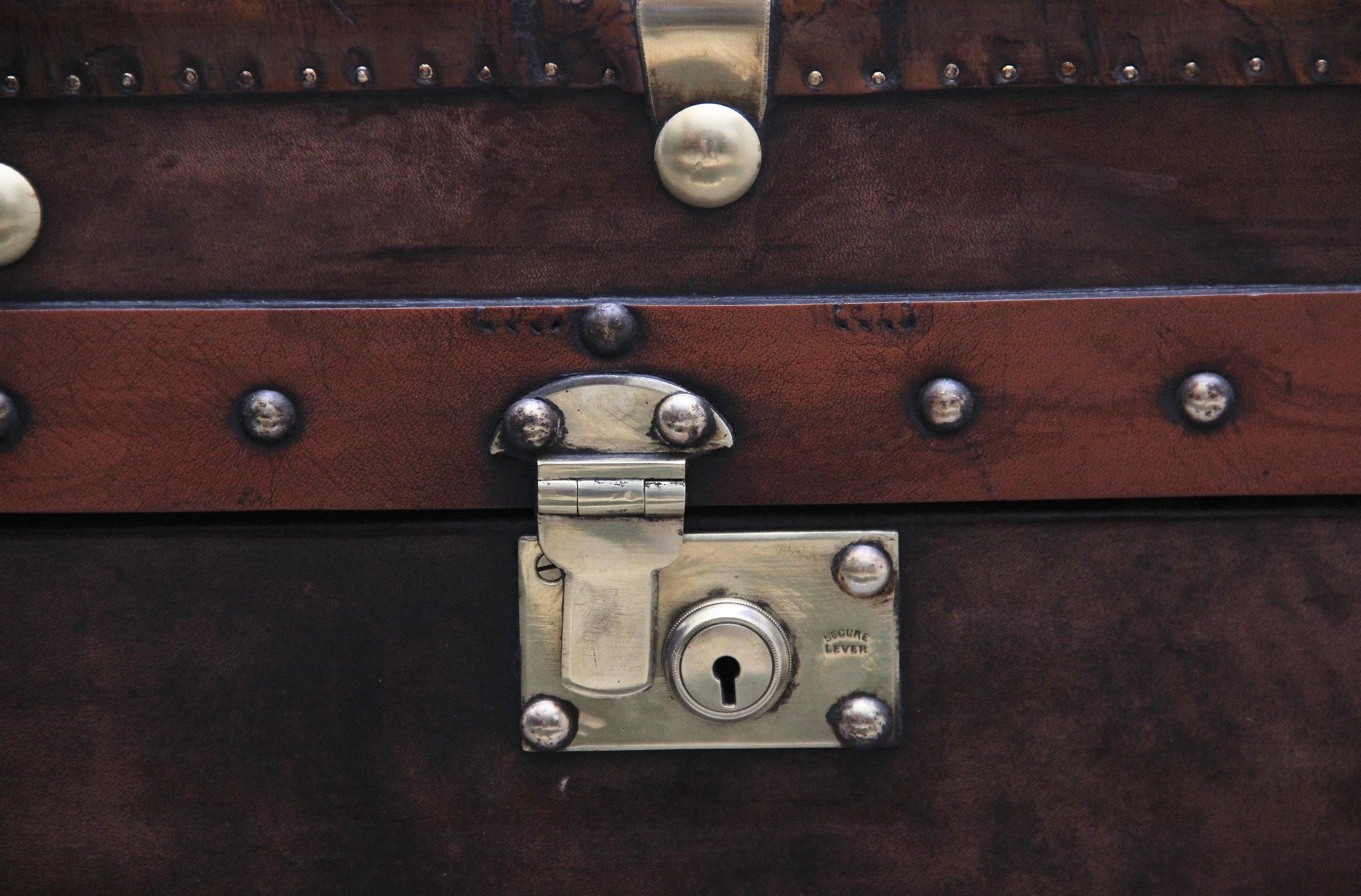 Early 20th Century Leather Bound Ex Army Trunk 5