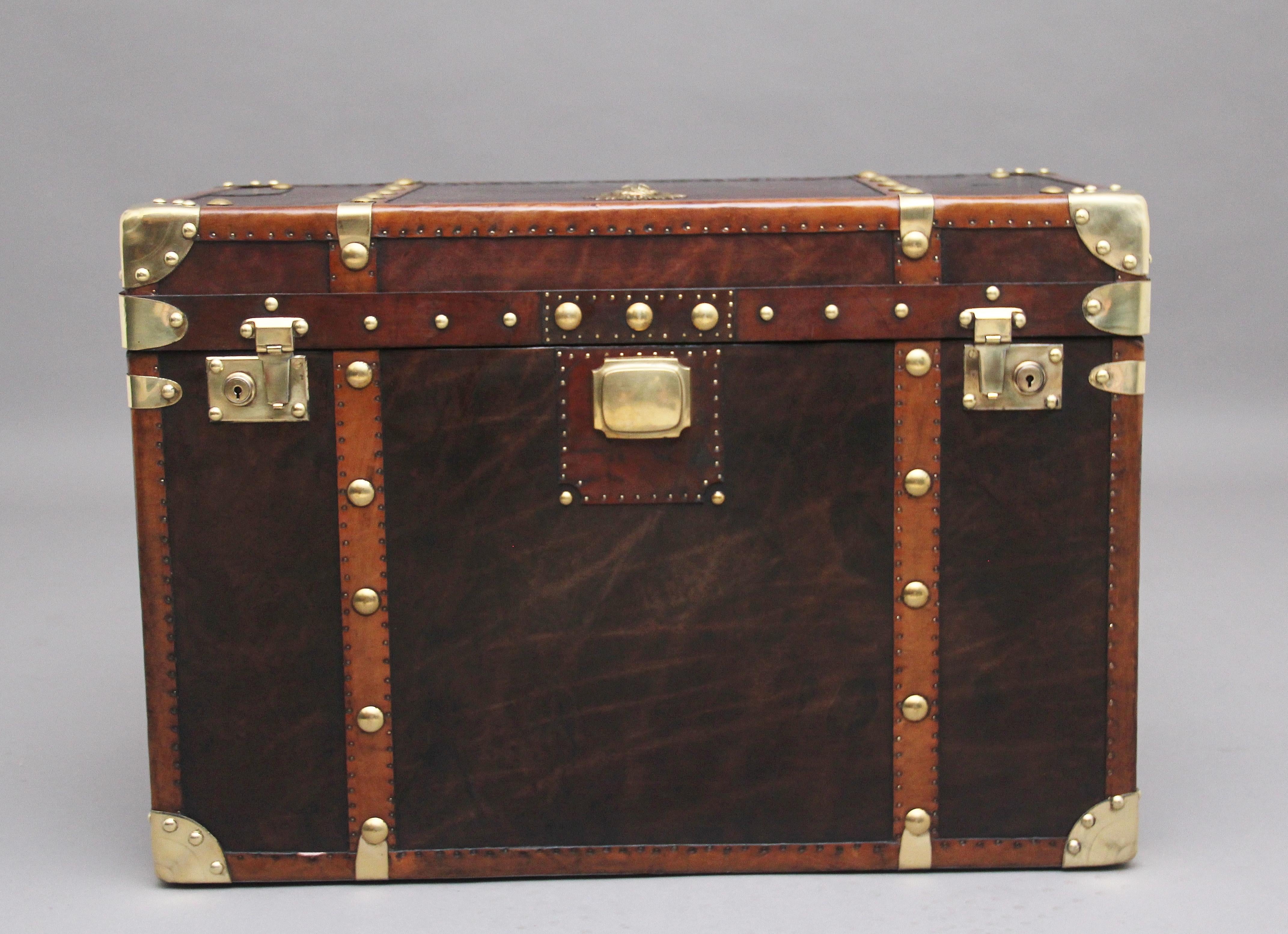 Early 20th Century Leather Bound Ex Army Trunk In Good Condition In Martlesham, GB