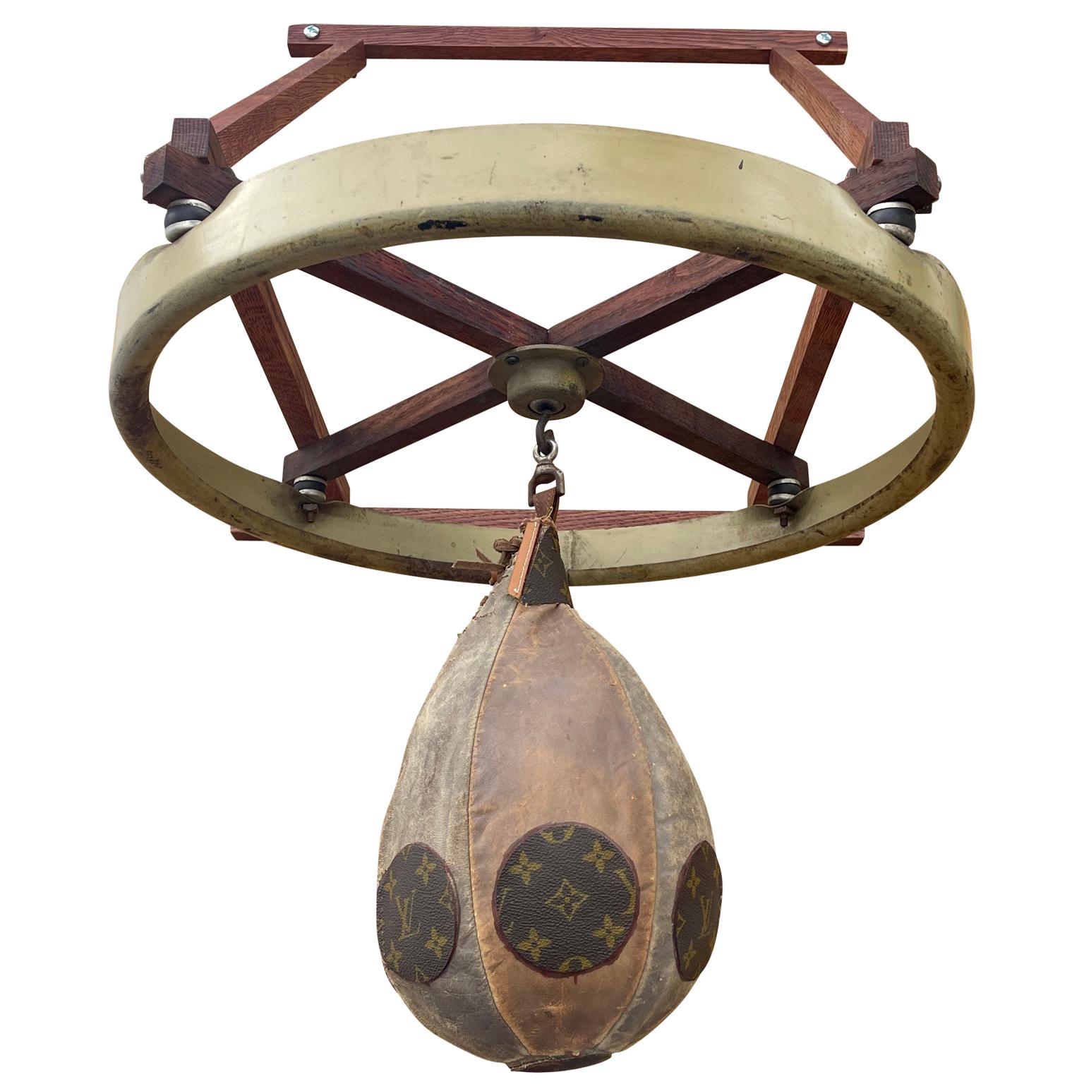 Lederschachtel- Speed Ball aus dem frühen 20. Jahrhundert, Wandmontiert (Handgefertigt) im Angebot