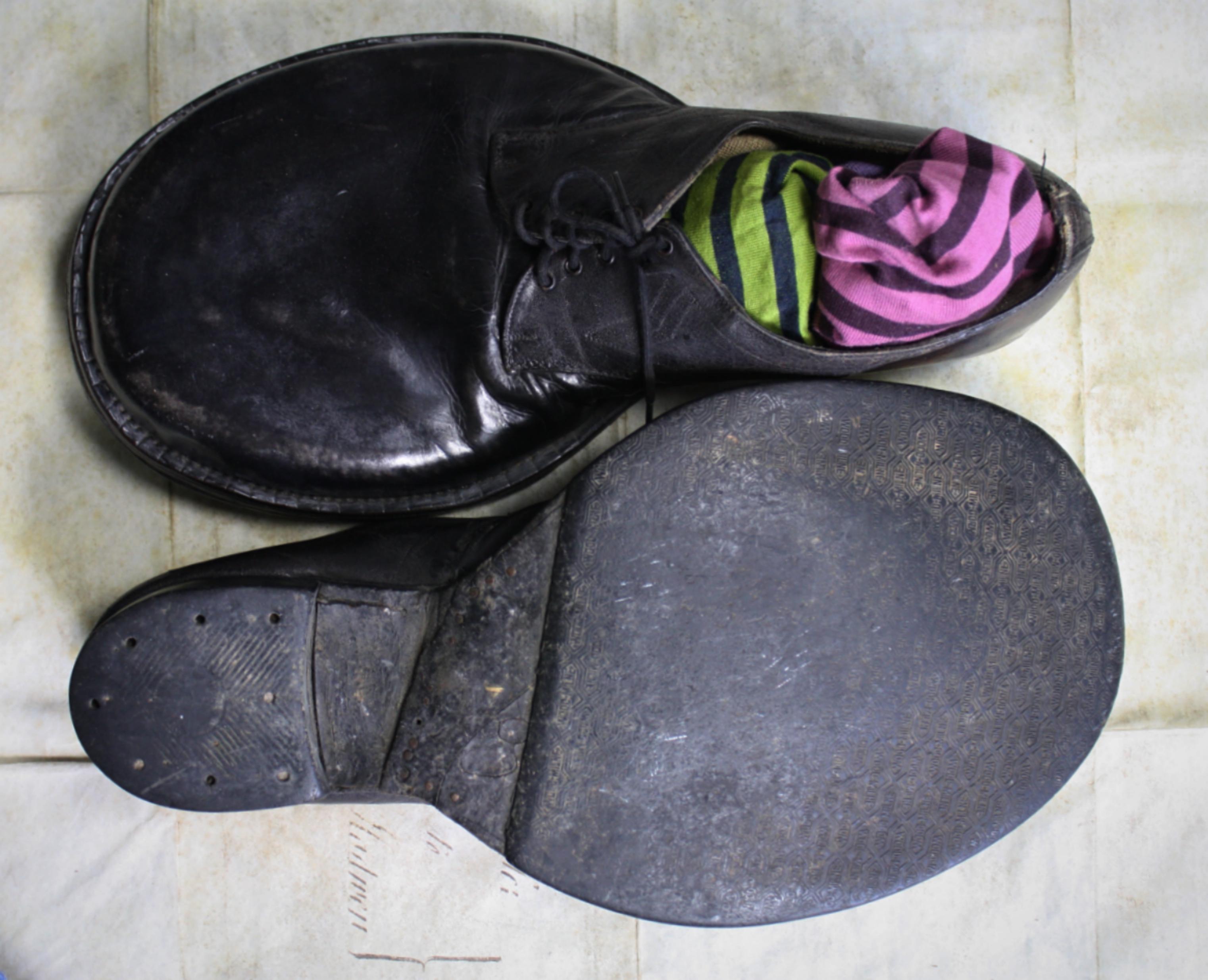 Belgian Early 20th Century Leather Clown Shoes Popeio Carnival Fairground Circus For Sale