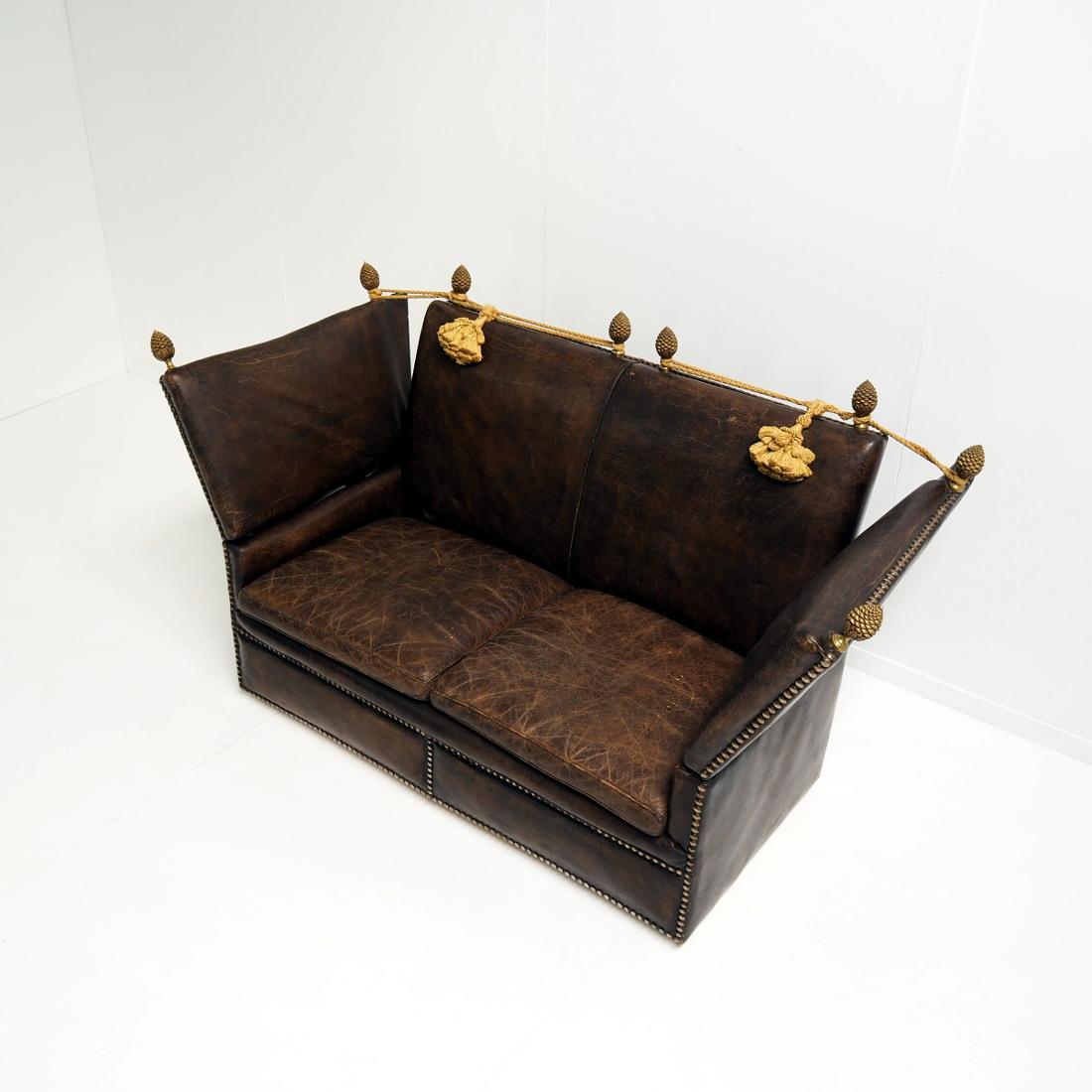 Early 20th Century Leather Knole Sofa In Good Condition In Beerse, VAN