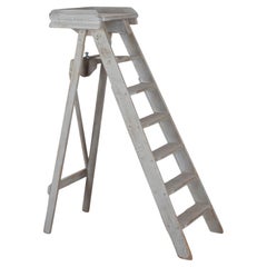 Scala a gradini da biblioteca dei primi del Novecento