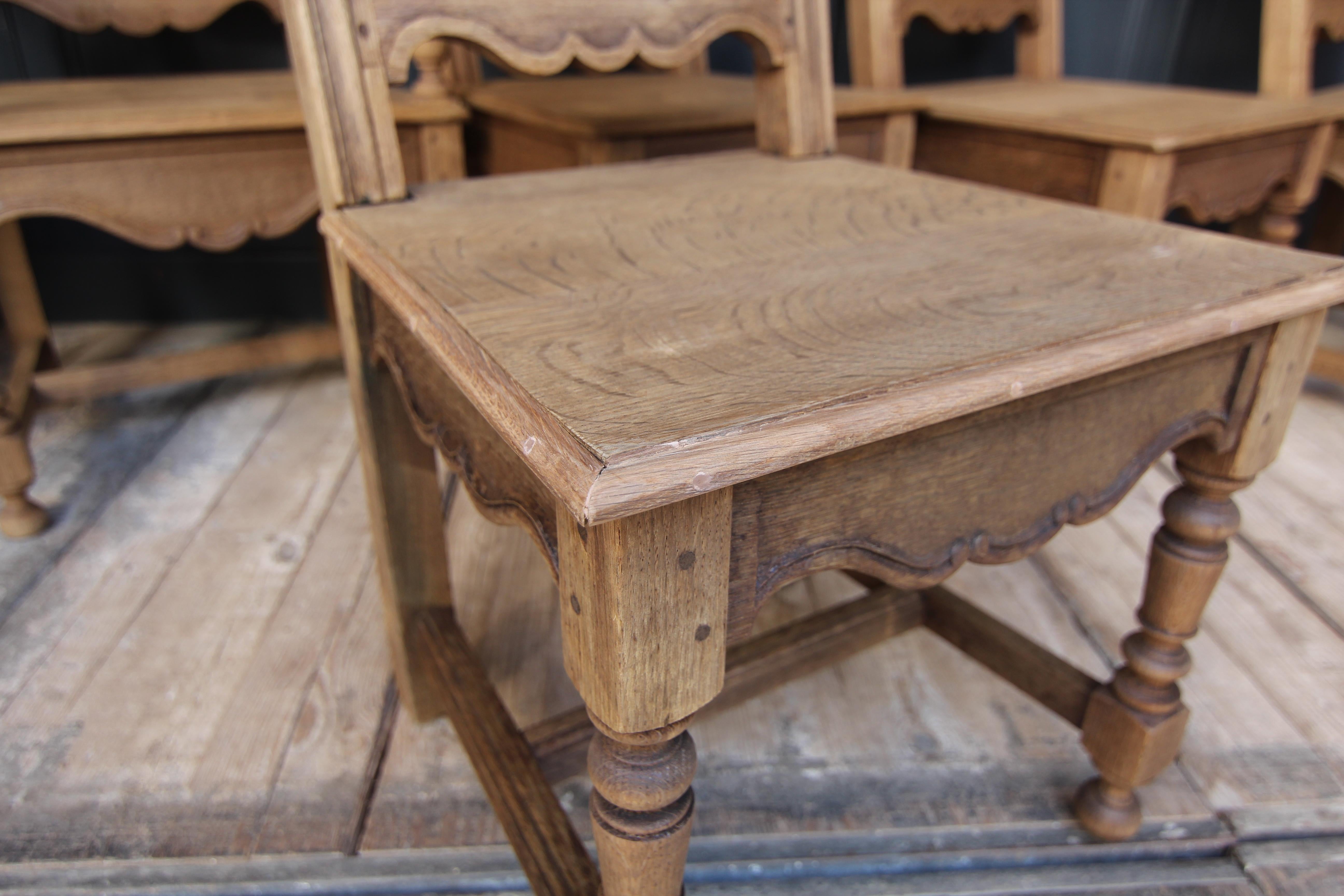 Early 20th Century Liégeoise Carved Stripped Oak Chairs, Set of 6 8