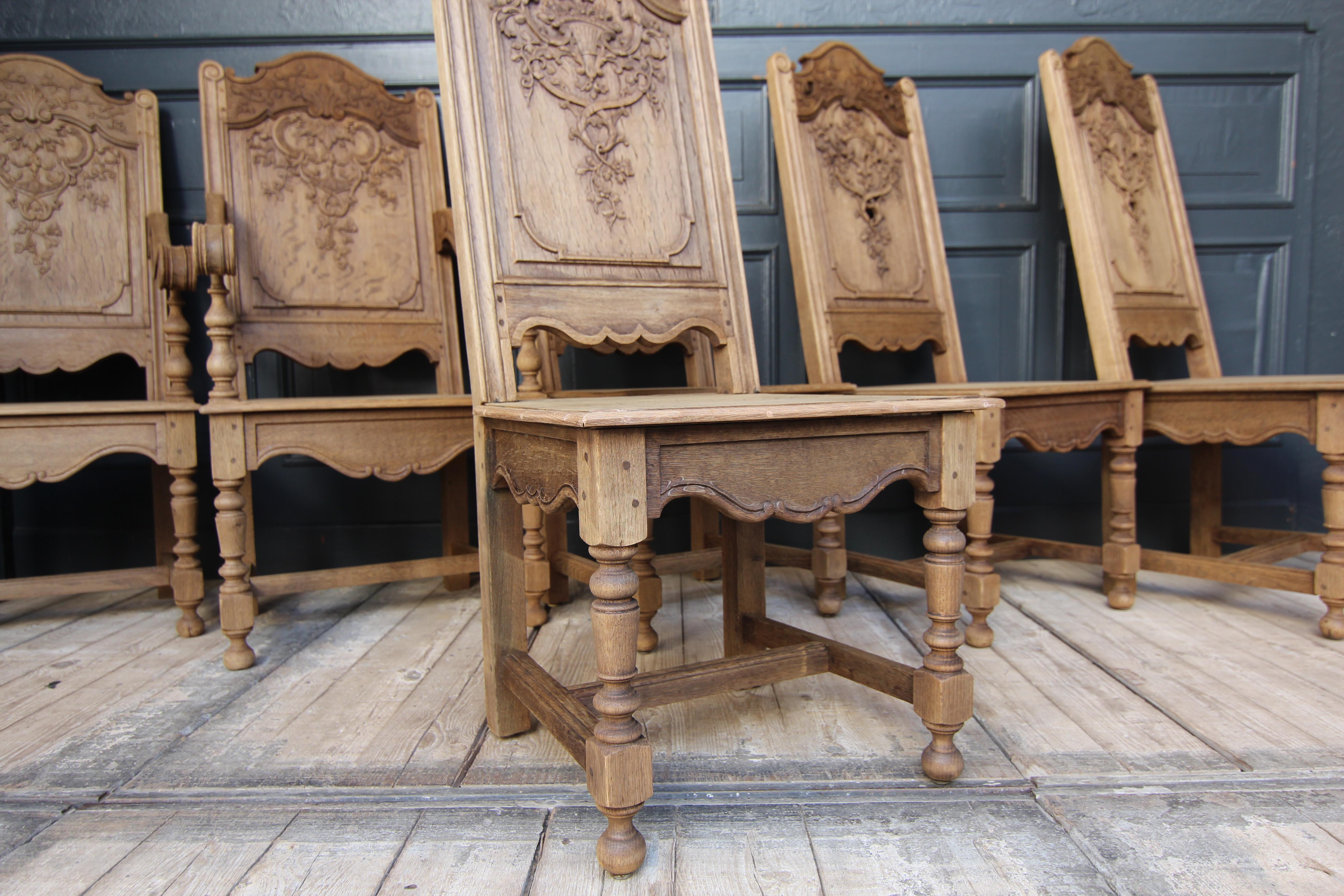 Early 20th Century Liégeoise Carved Stripped Oak Chairs, Set of 6 9