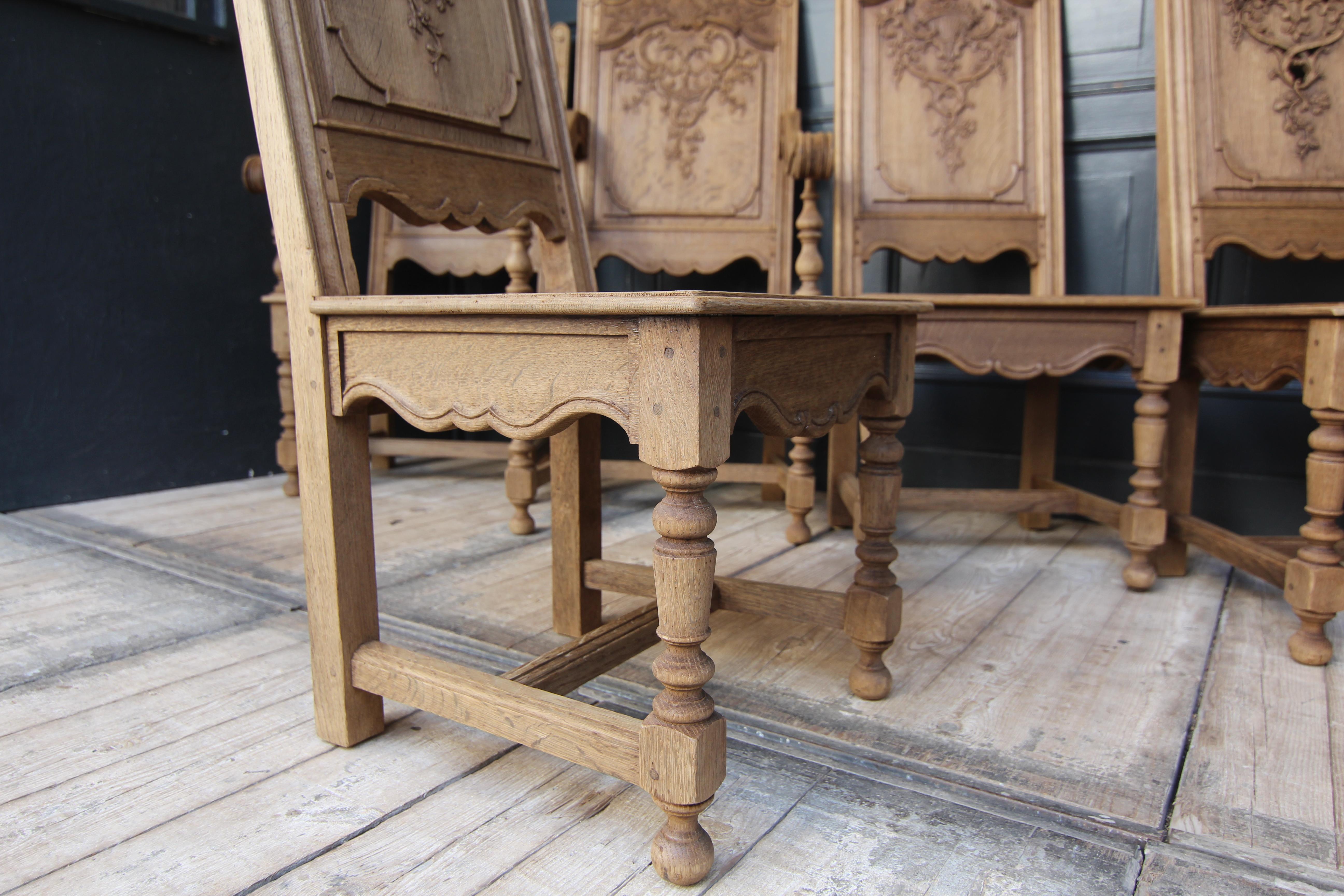 Early 20th Century Liégeoise Carved Stripped Oak Chairs, Set of 6 11