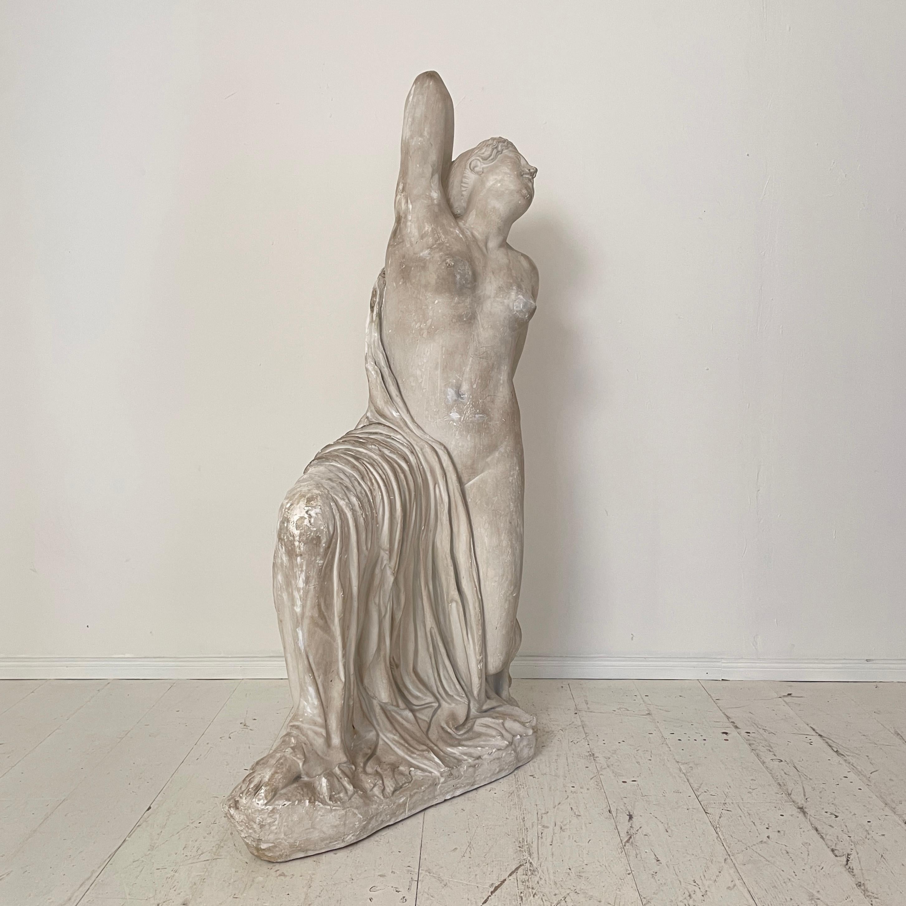 Early 20th Century Life-Size Plaster Sculpture of a Dying Niobe, Around 1930 1