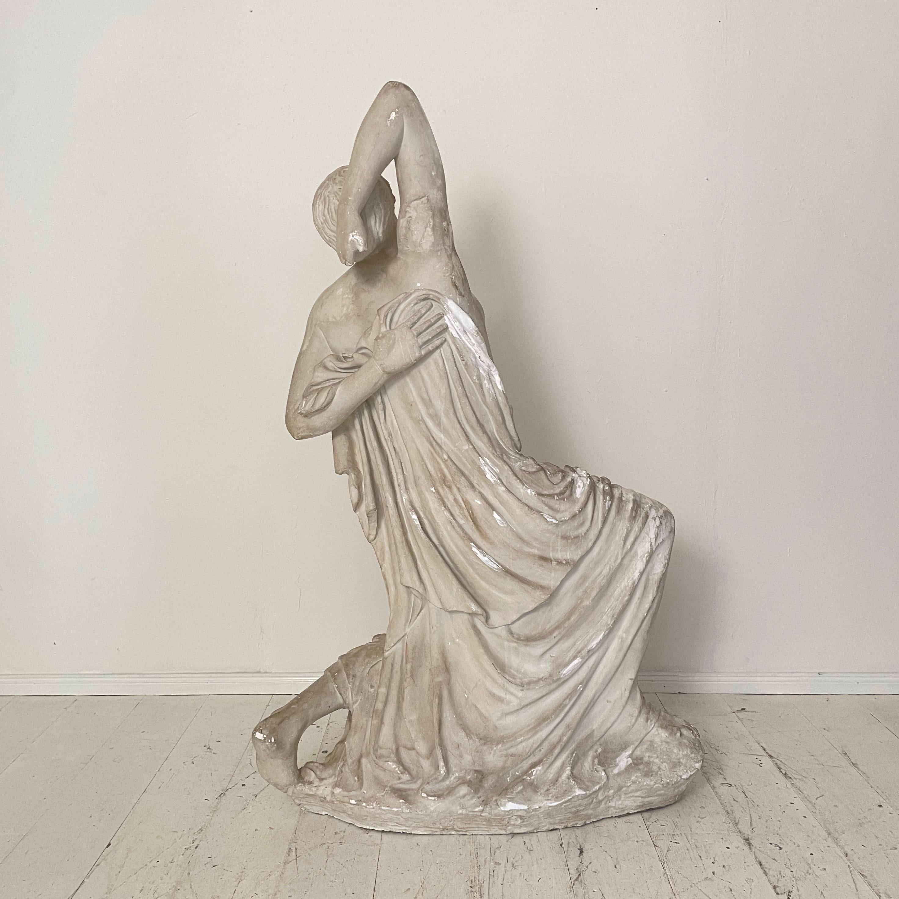 Early 20th Century Life-Size Plaster Sculpture of a Dying Niobe, Around 1930 7