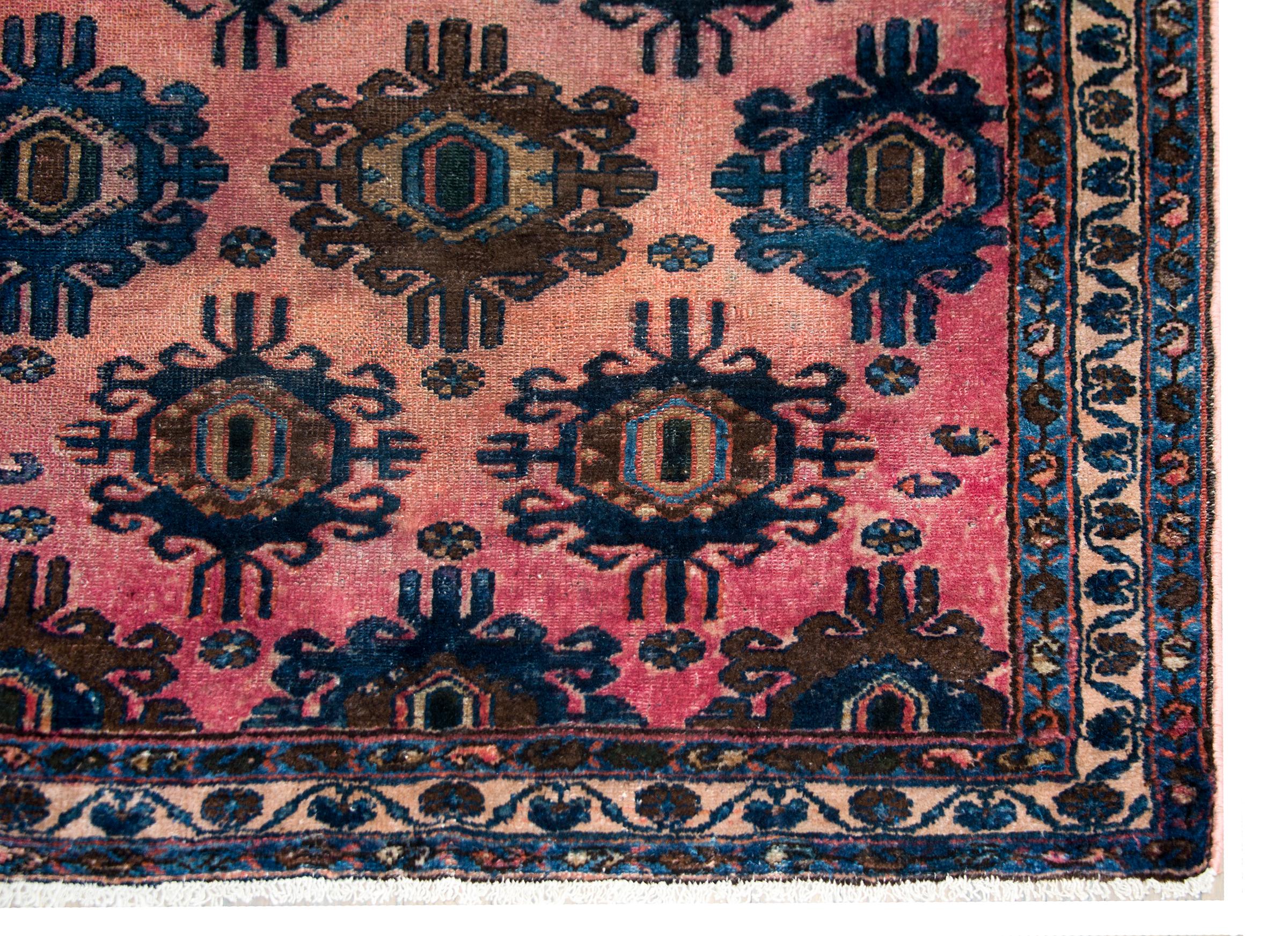 Early 20th Century Lilihan Rug For Sale 3