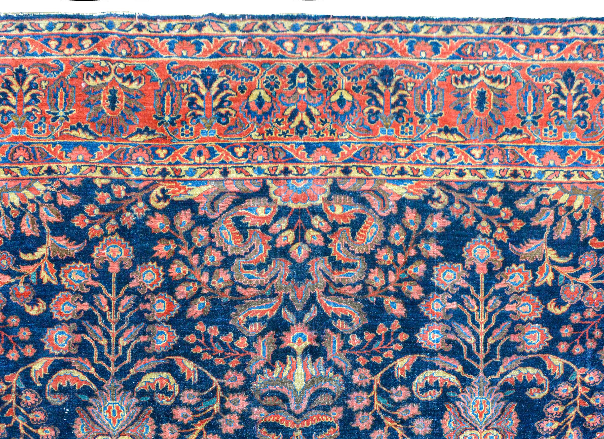 Early 20th Century Lilihan Rug In Good Condition For Sale In Chicago, IL