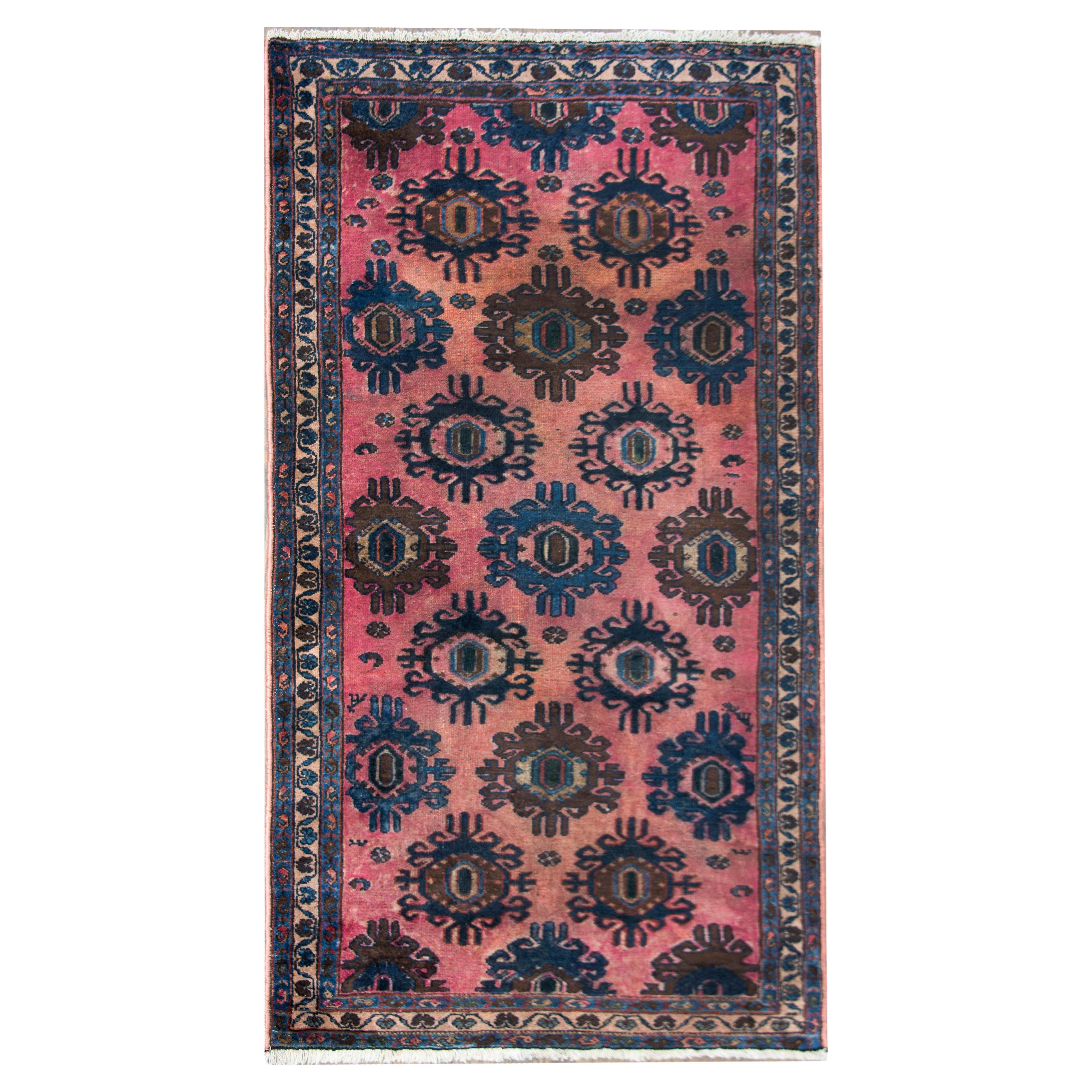 Early 20th Century Lilihan Rug For Sale