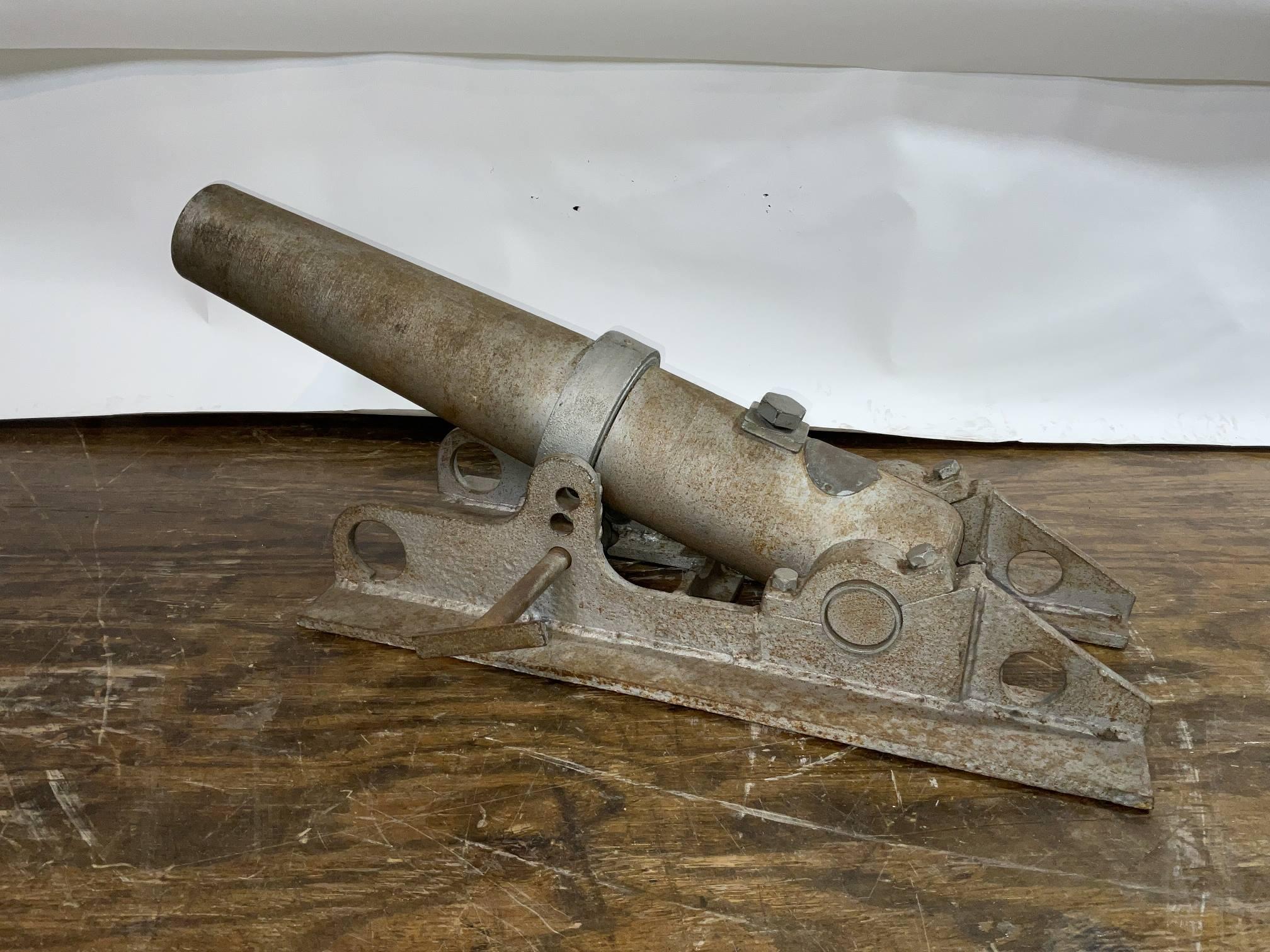 Fer Pistolet de lancer de ligne du début du 20e siècle en vente