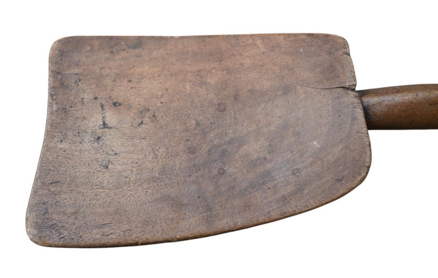 Tribal Chaise tribale Lobi du début du 20e siècle avec dossier arqué - Burkina Faso en vente