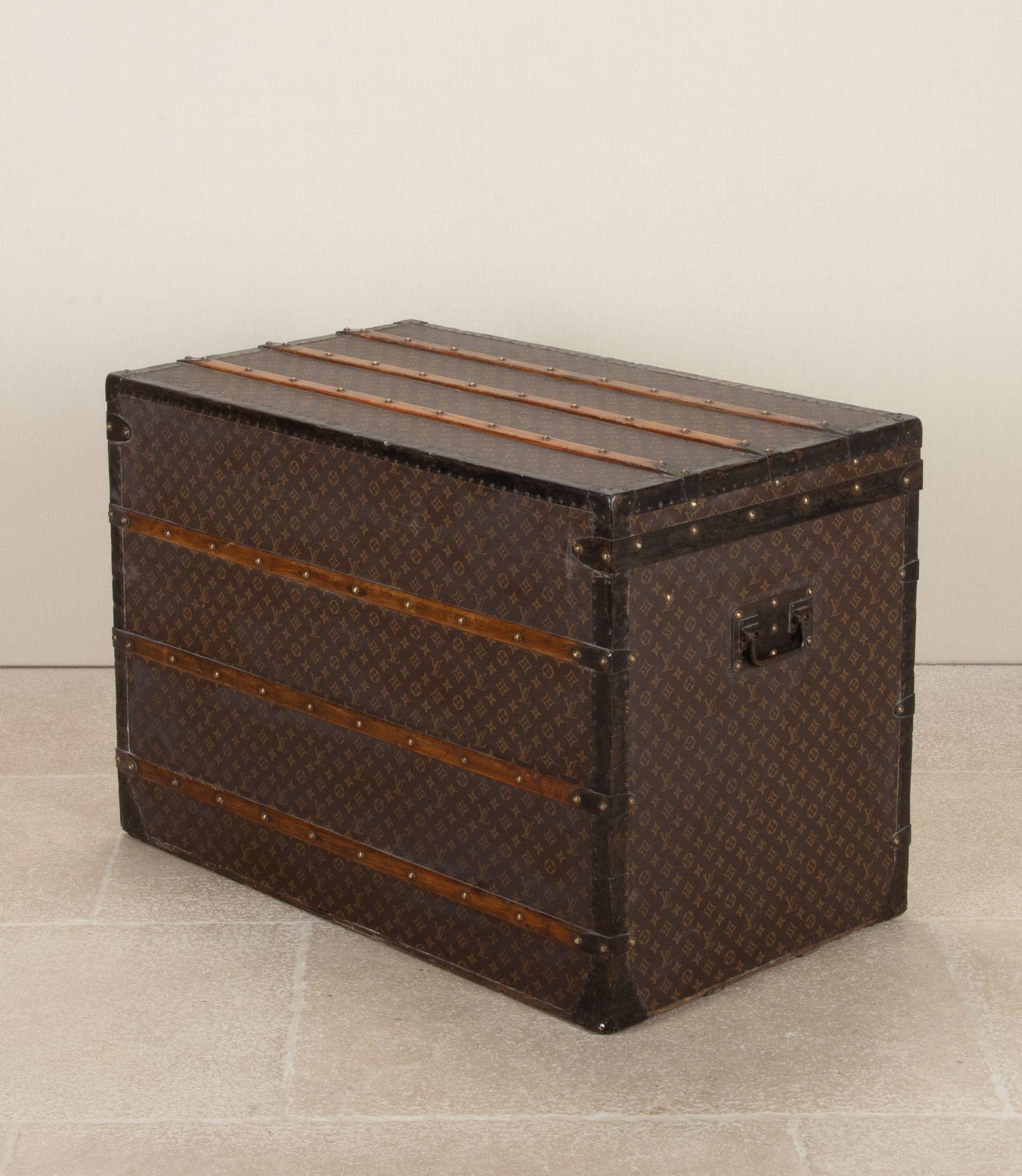 French Early 20th Century Louis Vuitton Courier Trunk For Sale