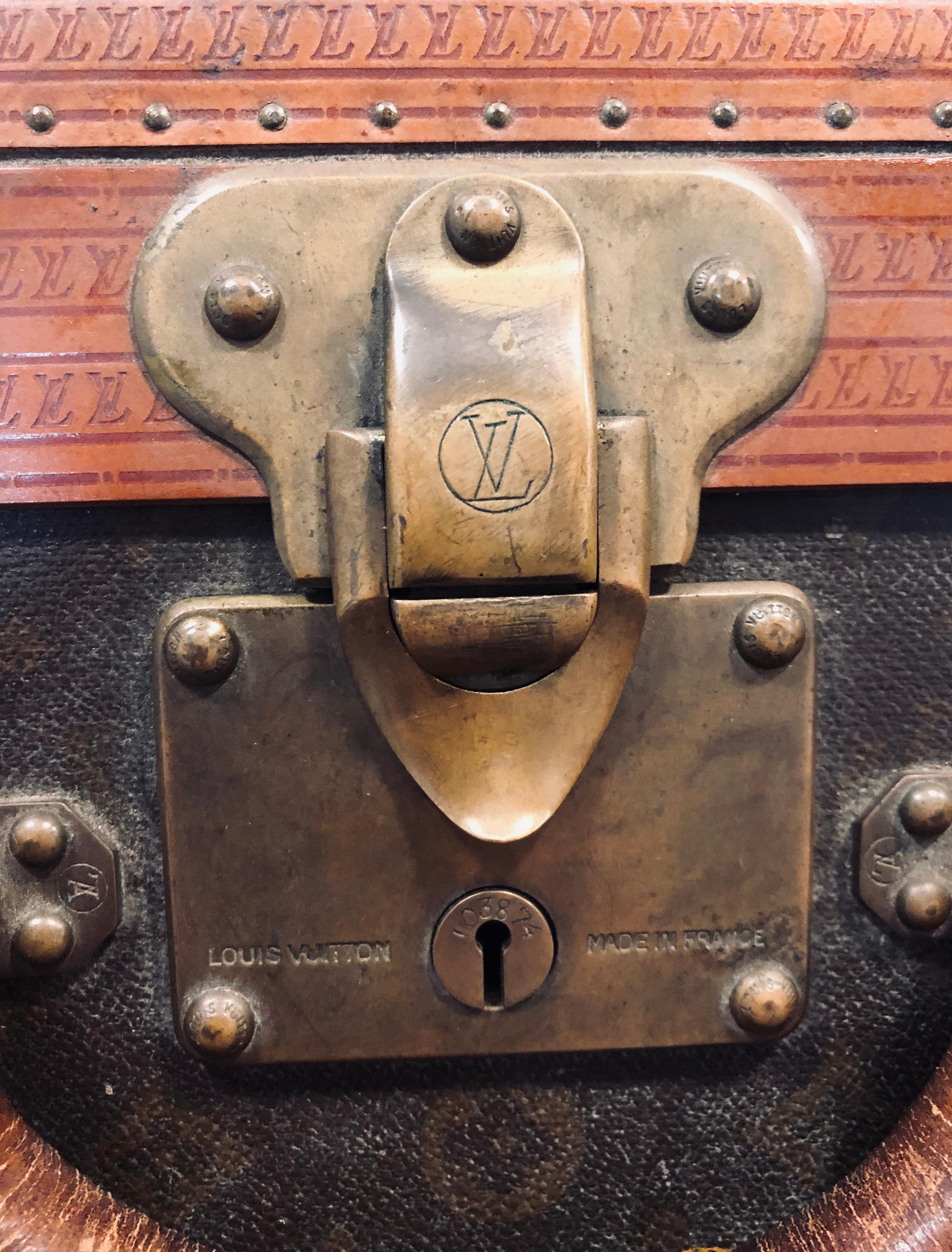 Early 20th Century Louis Vuitton Paris Monogram Canvas Trunk, Travel Suitcase In Distressed Condition In Dallas, TX