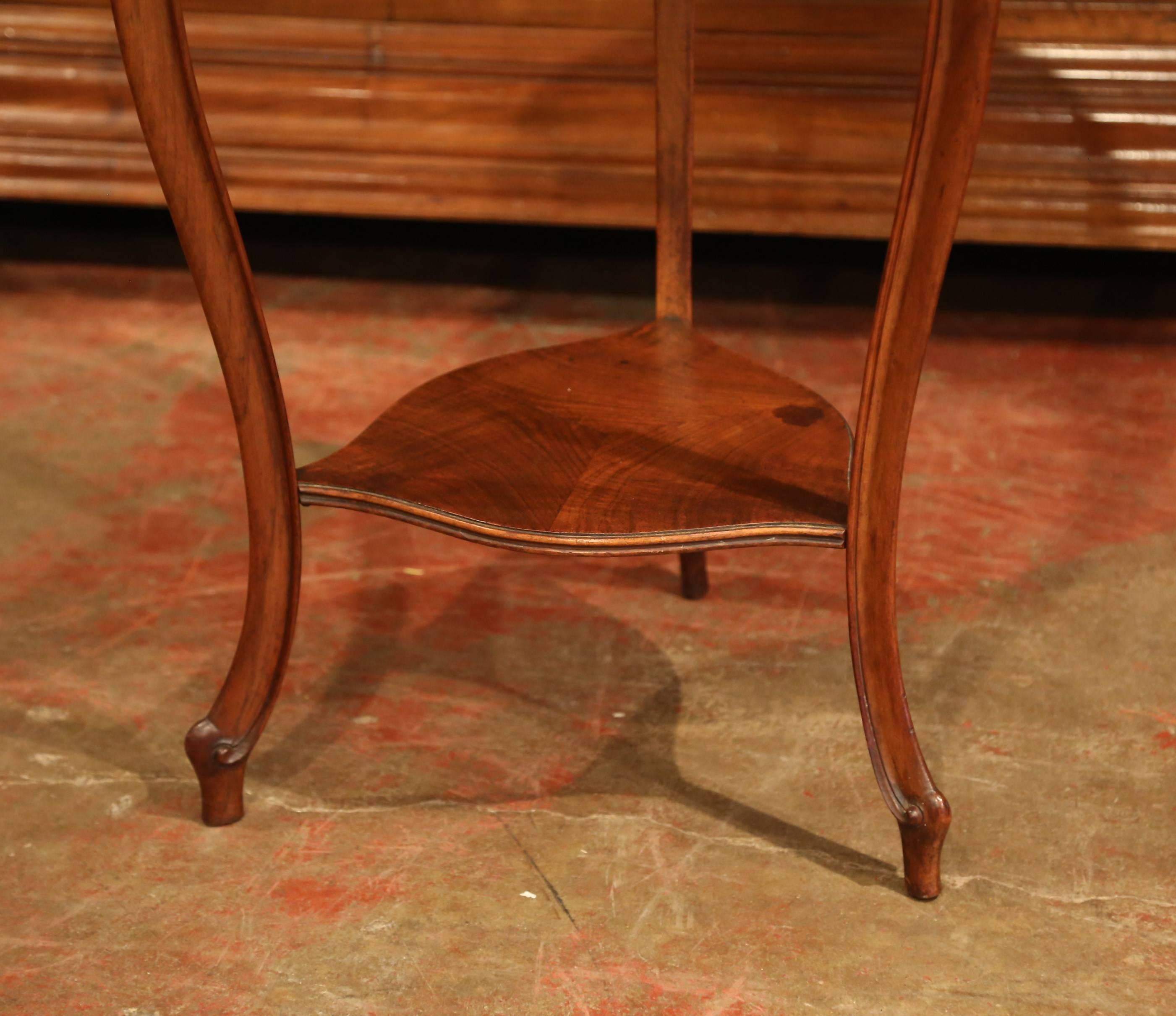 Early 20th Century Louis XV Carved Walnut Triangle Side Table from Provence 2