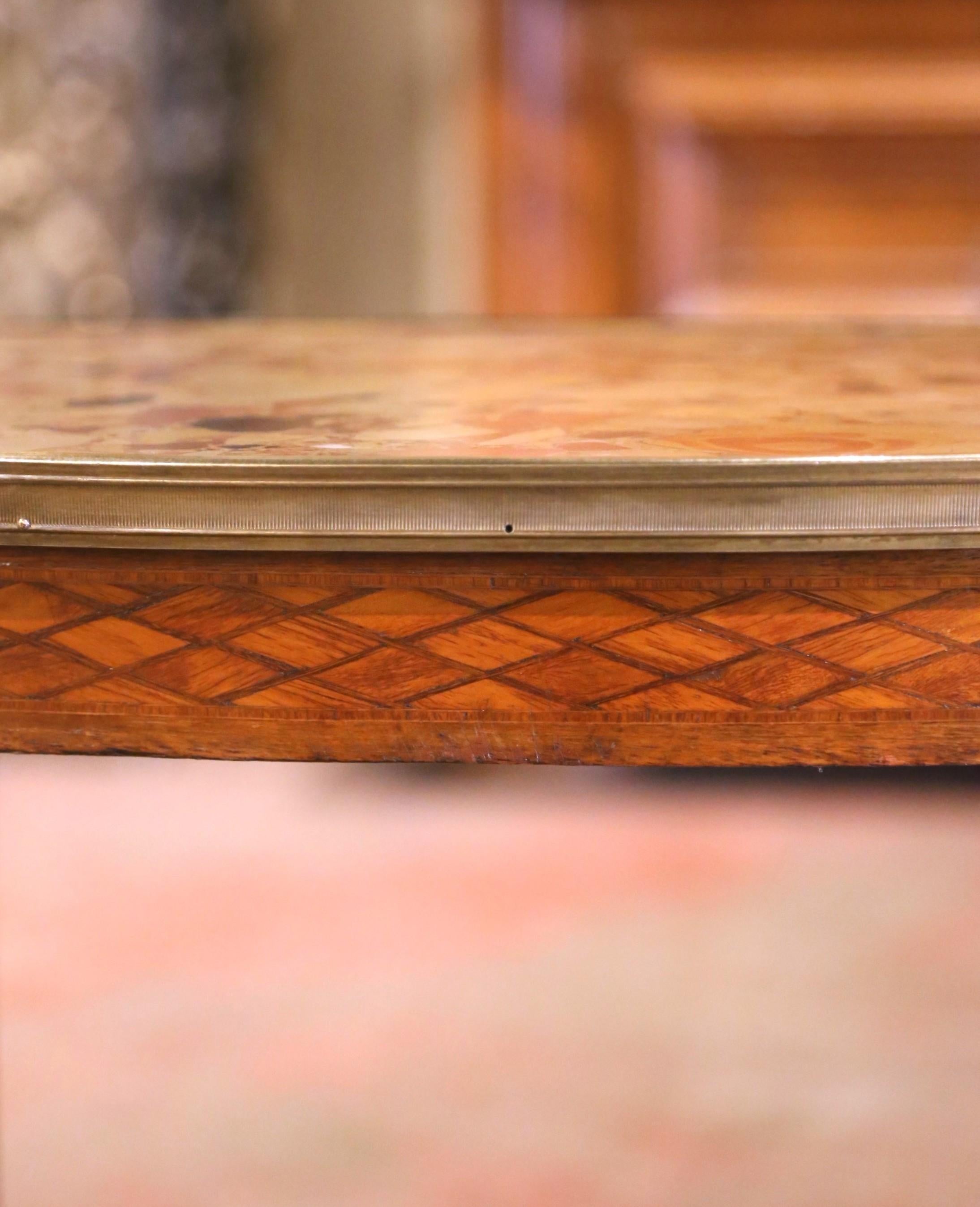 Louis XVI Table d'appoint ovale en marqueterie de noyer, Louis XV, début du 20e siècle en vente