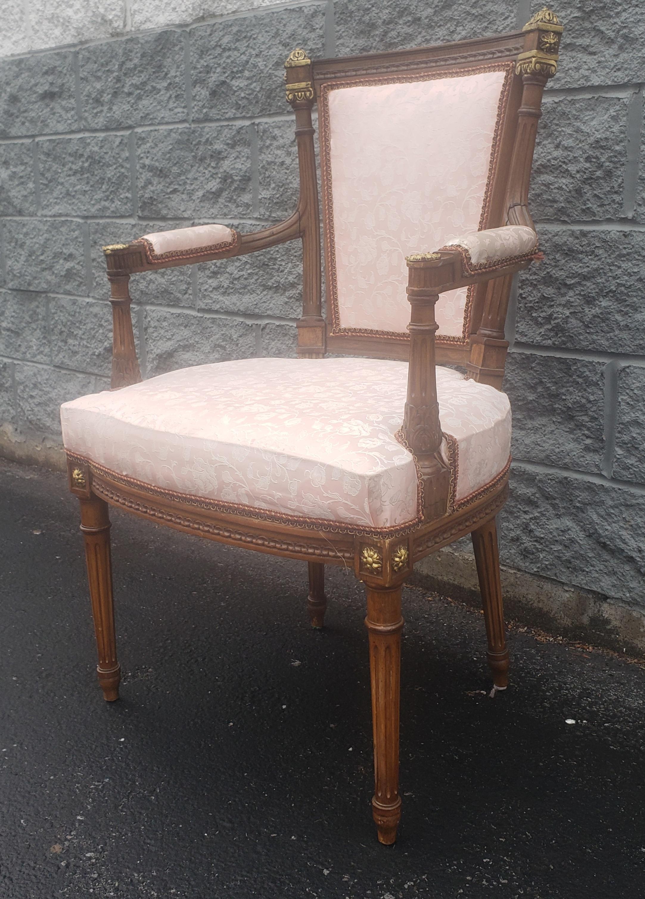 American Early 20th Century Louis XV Mahogany and Giltwood Upholstered Armchair For Sale