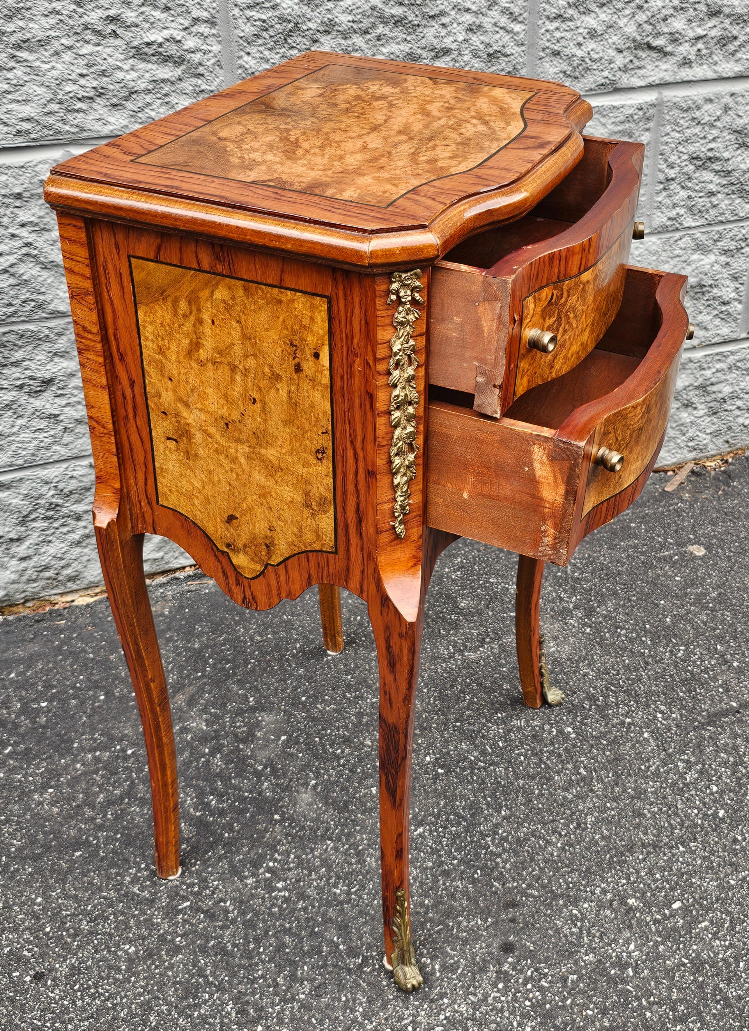 Early 20th Century Louis XV Style Brass Mounted Inlaid Burl Fruitwood Side Table In Good Condition For Sale In Germantown, MD