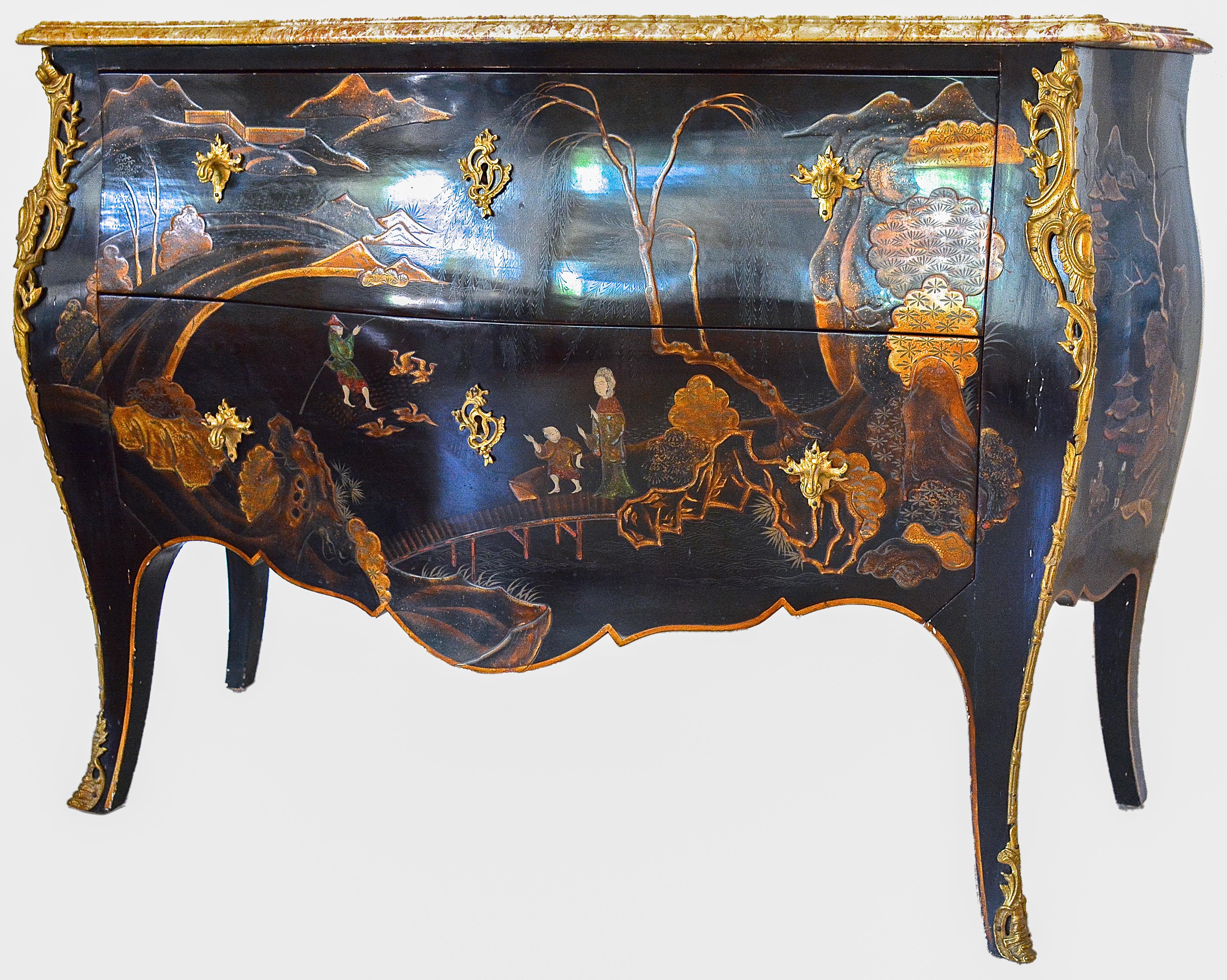 Hand-Painted Early 20th Century Louis XV Style Chinoiserie Lacquer and Ormolu Commode For Sale