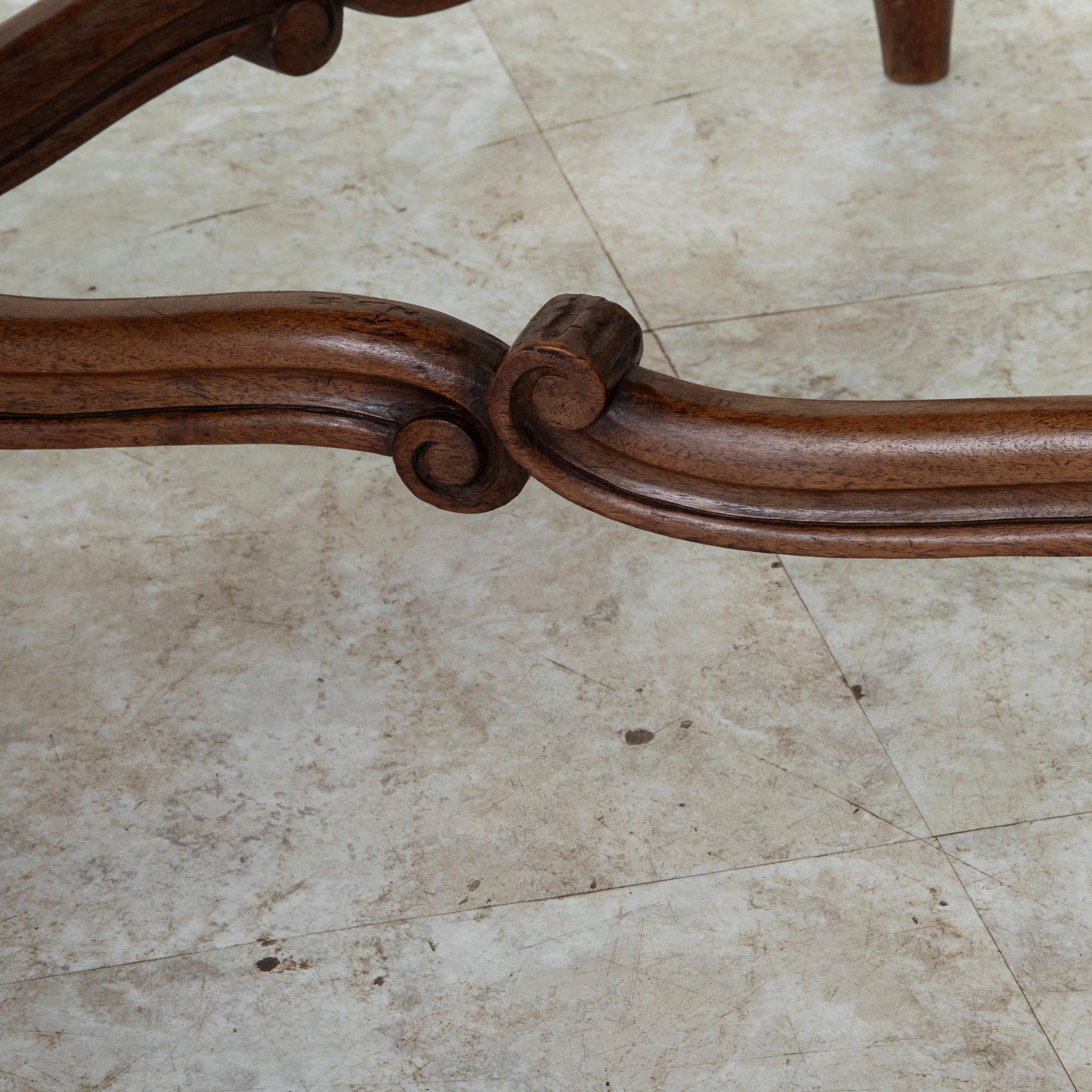 Early 20th Century Louis XV Style Hand Carved Walnut Center Table, Writing Table For Sale 6