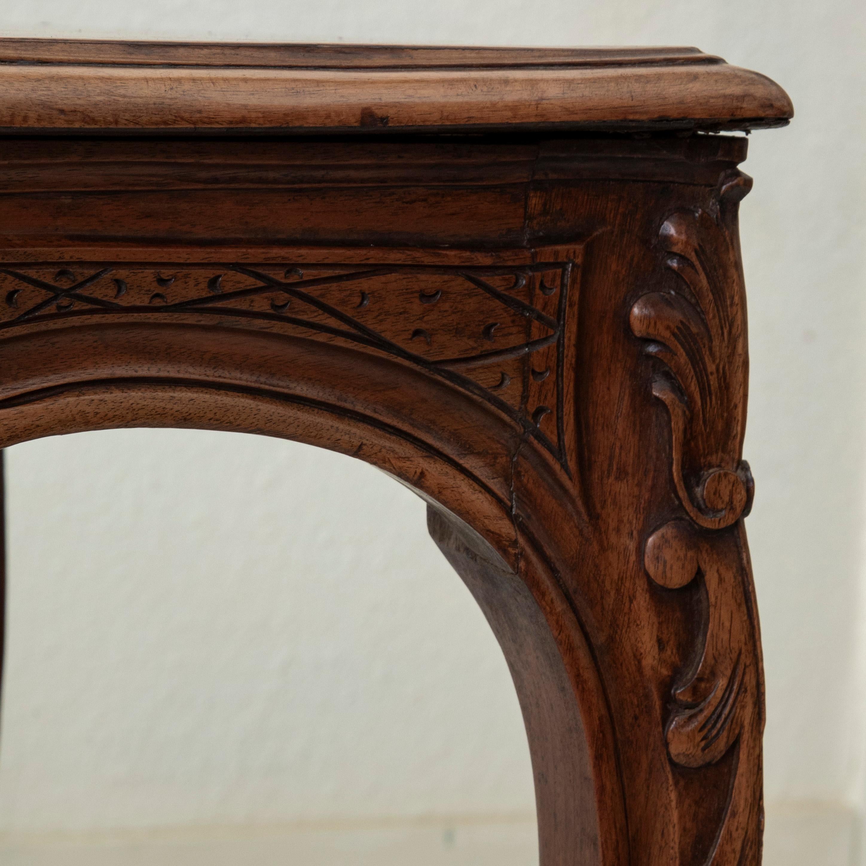 Early 20th Century Louis XV Style Hand Carved Walnut Center Table, Writing Table For Sale 8