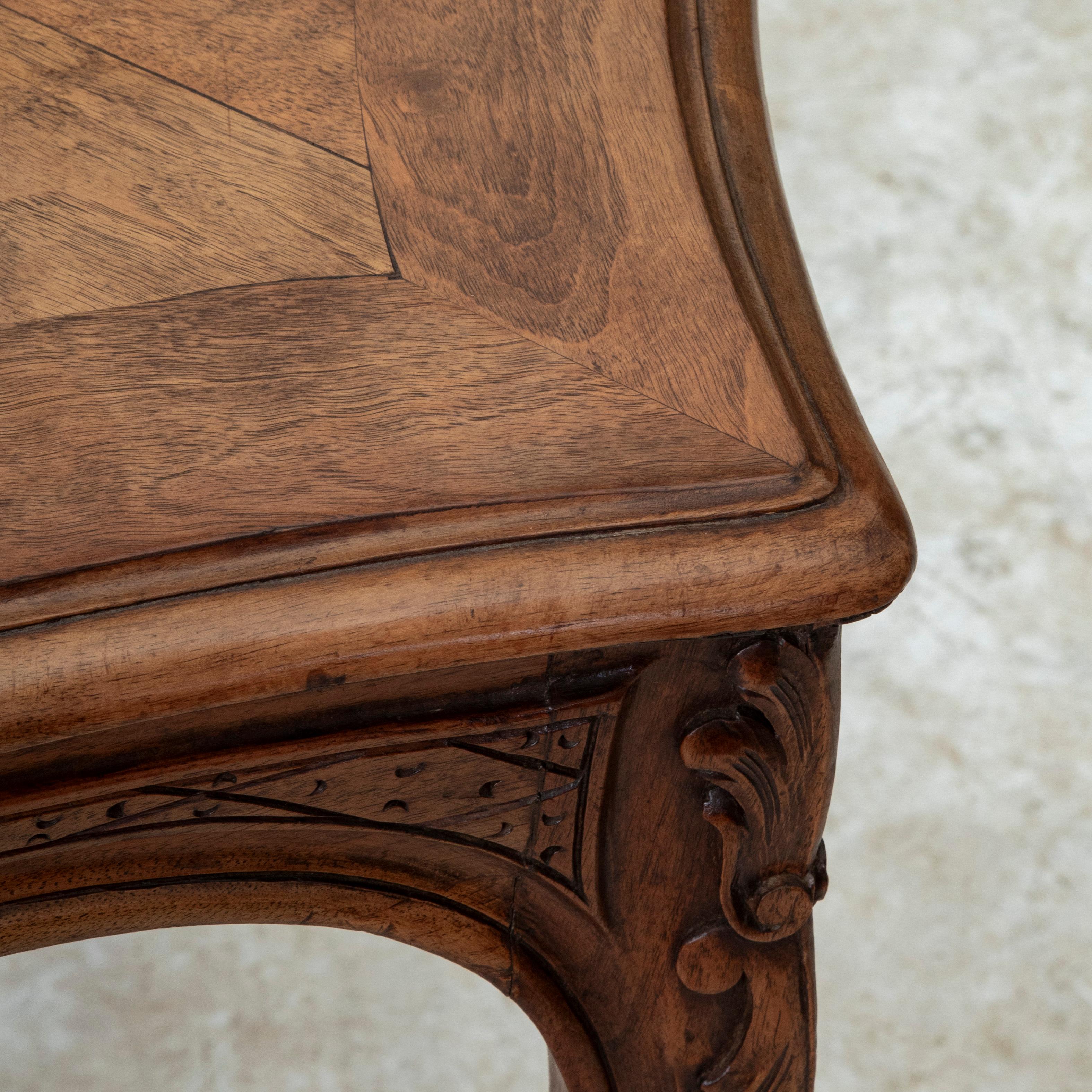Early 20th Century Louis XV Style Hand Carved Walnut Center Table, Writing Table For Sale 10