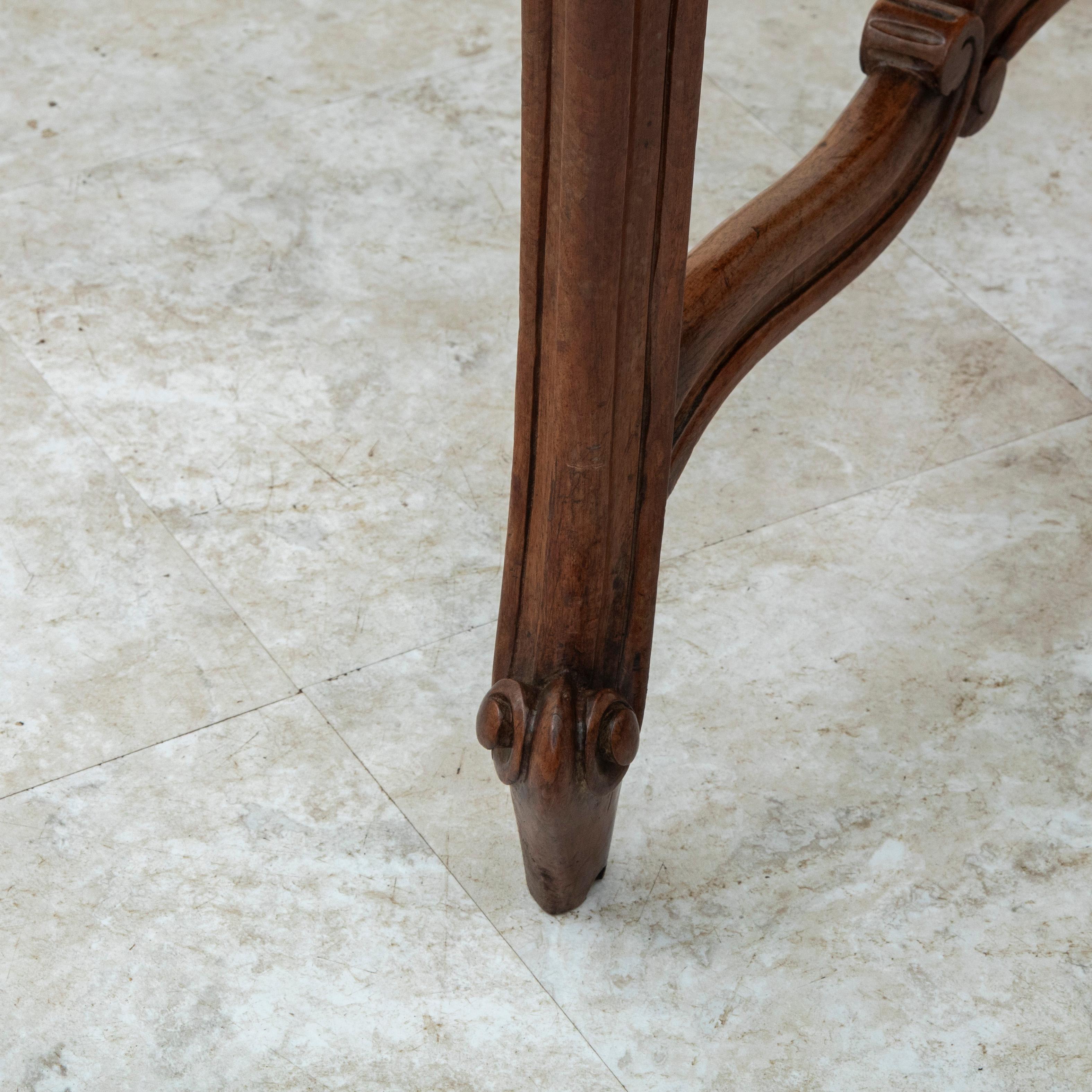 Early 20th Century Louis XV Style Hand Carved Walnut Center Table, Writing Table For Sale 12