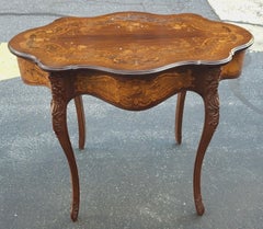 Early 20th Century Louis XV Style Marquetry Mahogany Inlaid Center Table