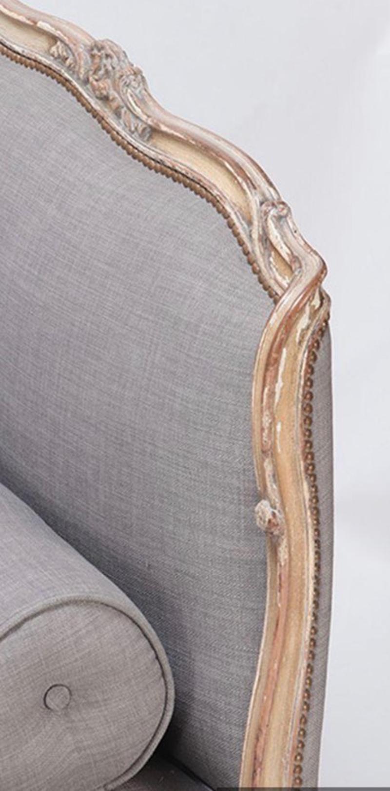 Lin Début du 20ème siècle, canapé à accoudoirs de style Louis XV, patine peinte, nouvellement tapissé en vente