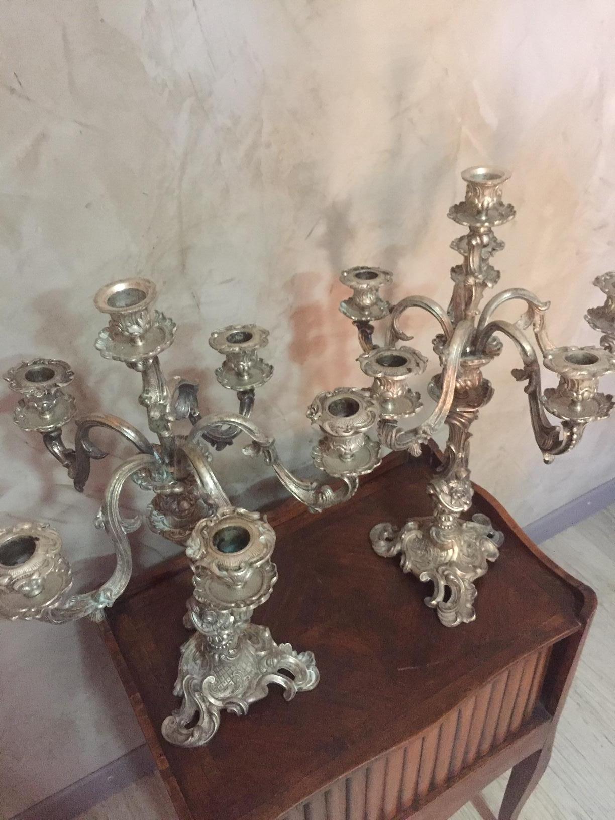 Early 20th Century Louis XV Style Pair of Silvered Bronze Candleholder, 1900s For Sale 4