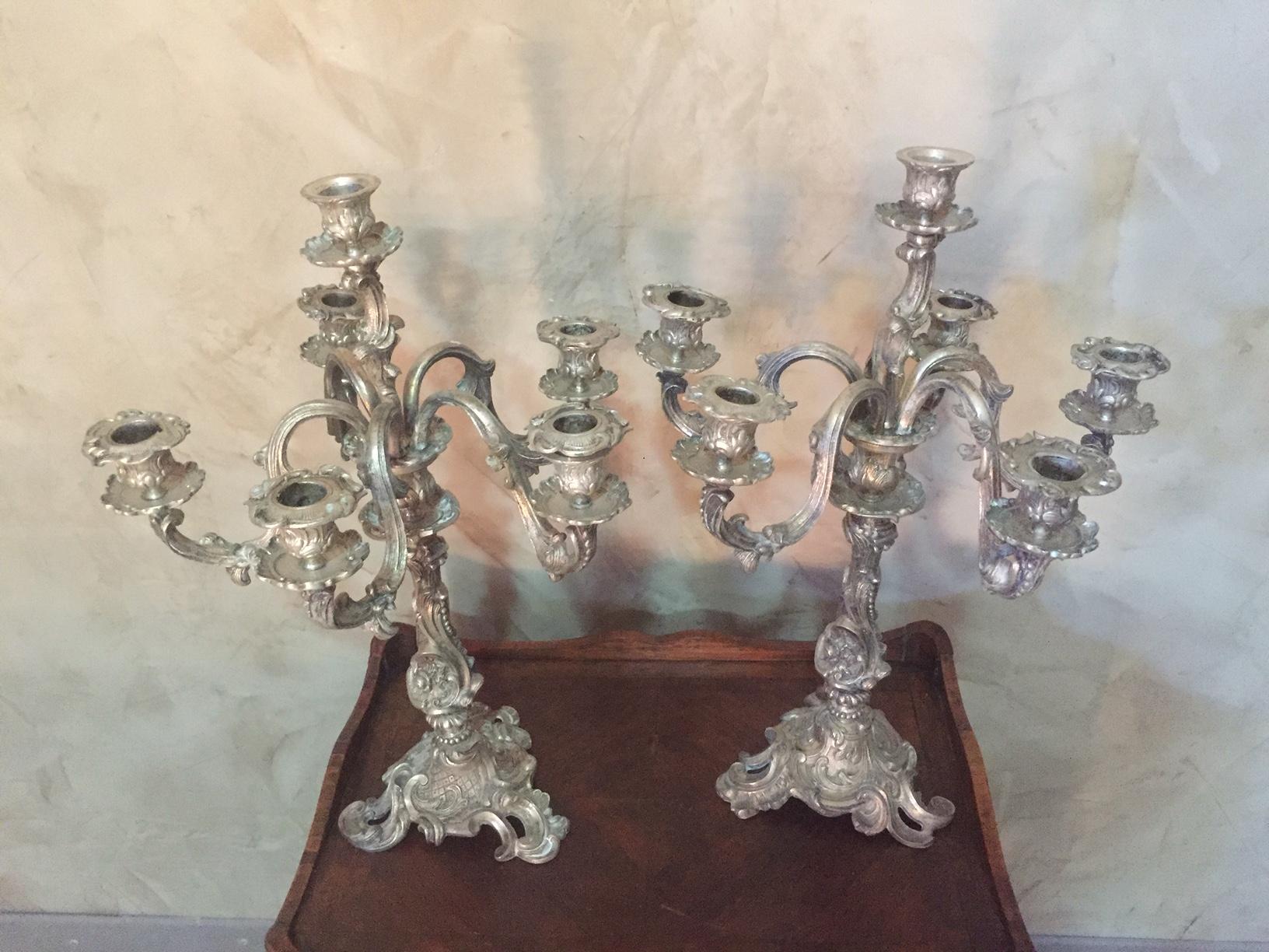 Early 20th Century Louis XV Style Pair of Silvered Bronze Candleholder, 1900s For Sale 5