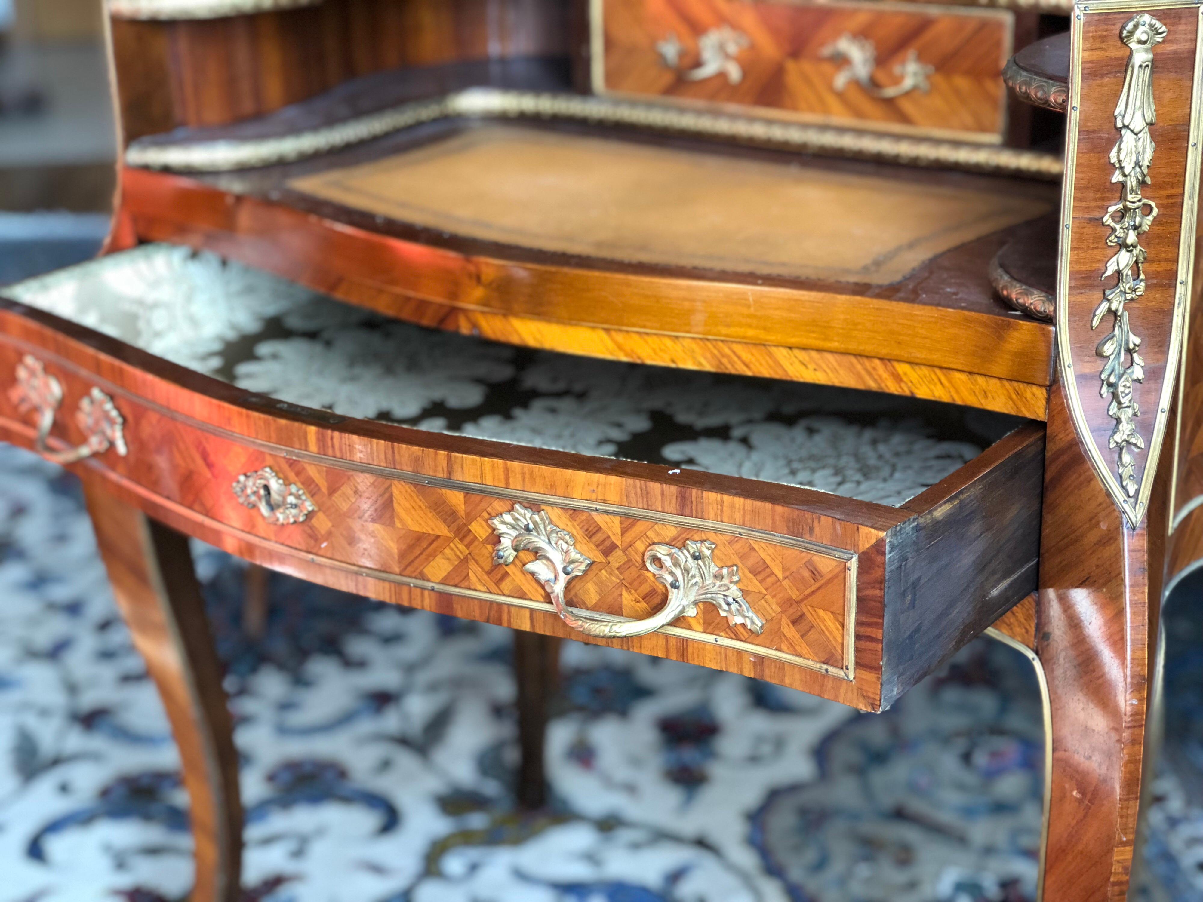 Early 20th Century French Louis XV Style Rosewood Inlaid Ladies Secretary For Sale 3
