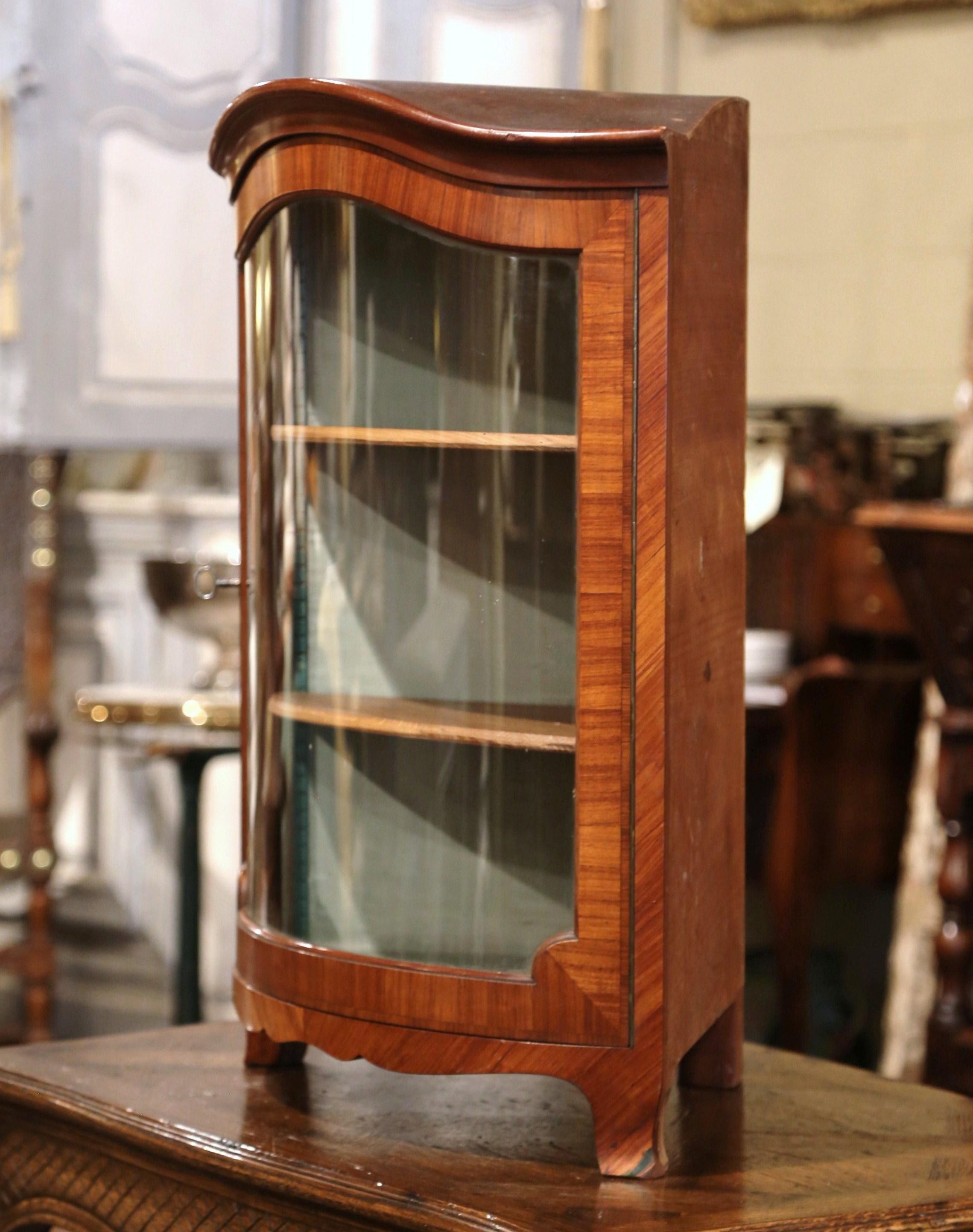 Hand-Carved Early 20th Century Louis XV Walnut Veneer Hanging Corner Cabinet with Glass Door For Sale