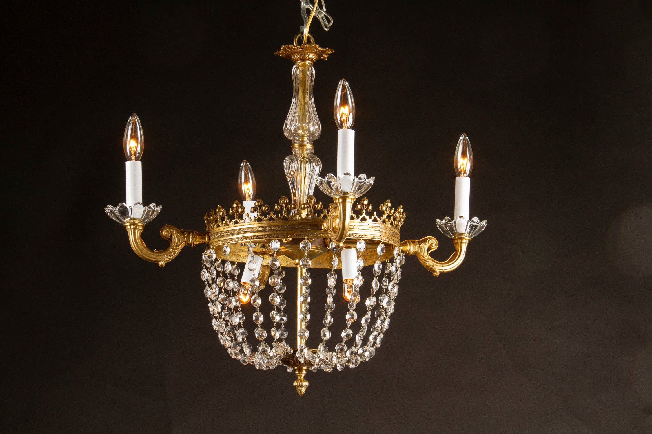 Early 20th Century Louis XVI Bronze and Crystal Chandelier For Sale
