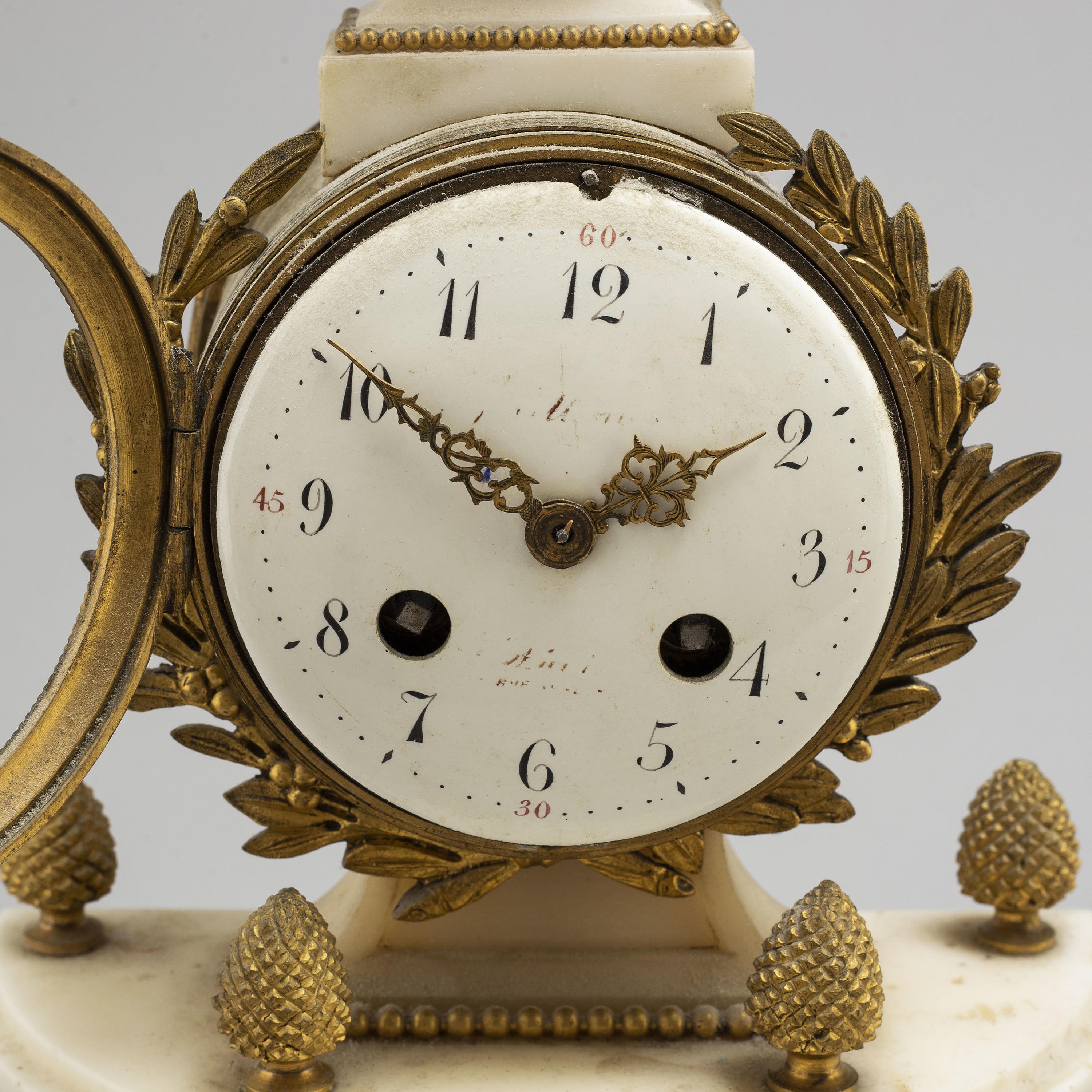 Brass Early 20th Century Louis XVI-Style Pendulum Clock