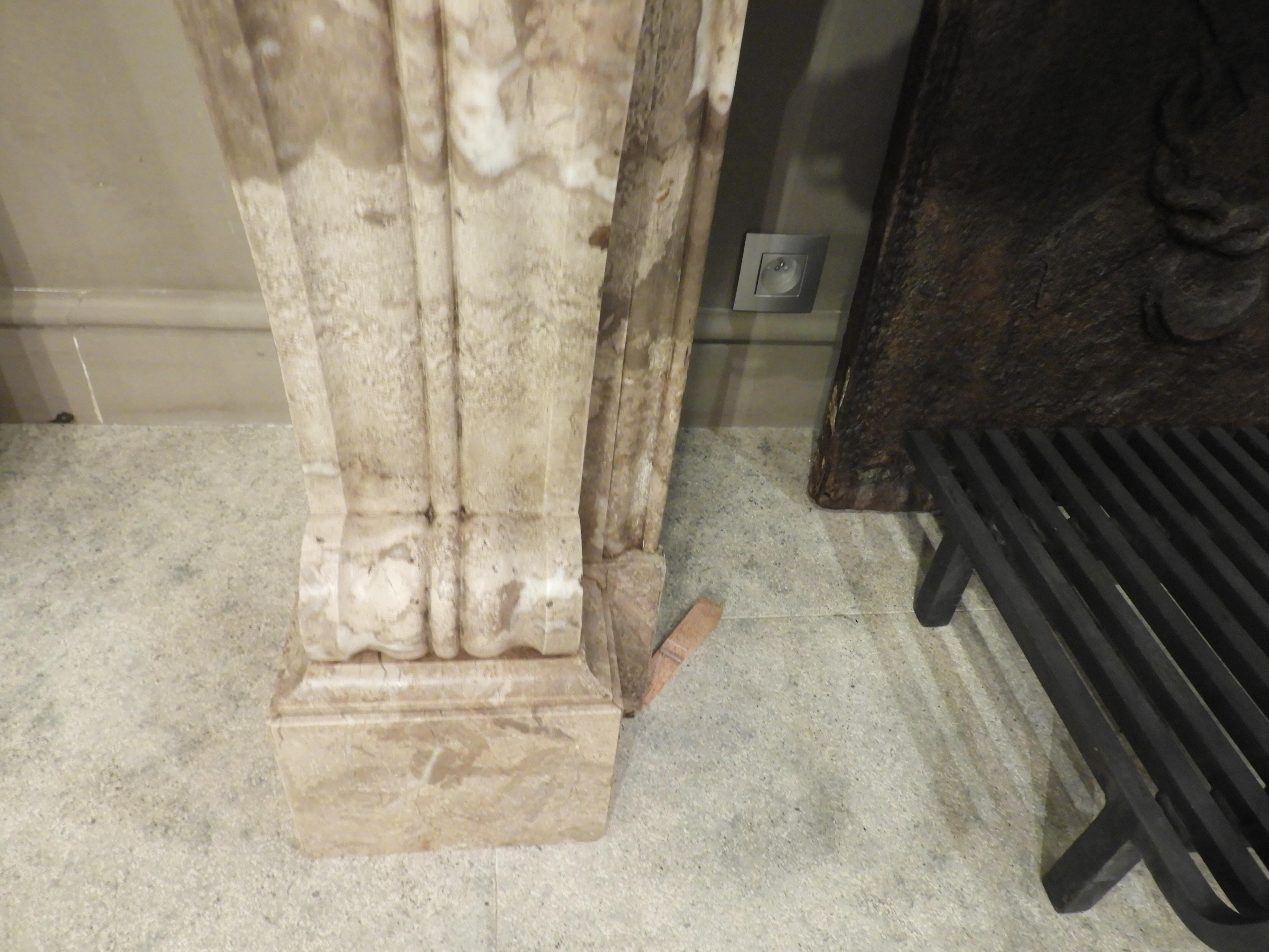 Early 20th Century Lunel Marble Belgian Fireplace Mantle For Sale 4