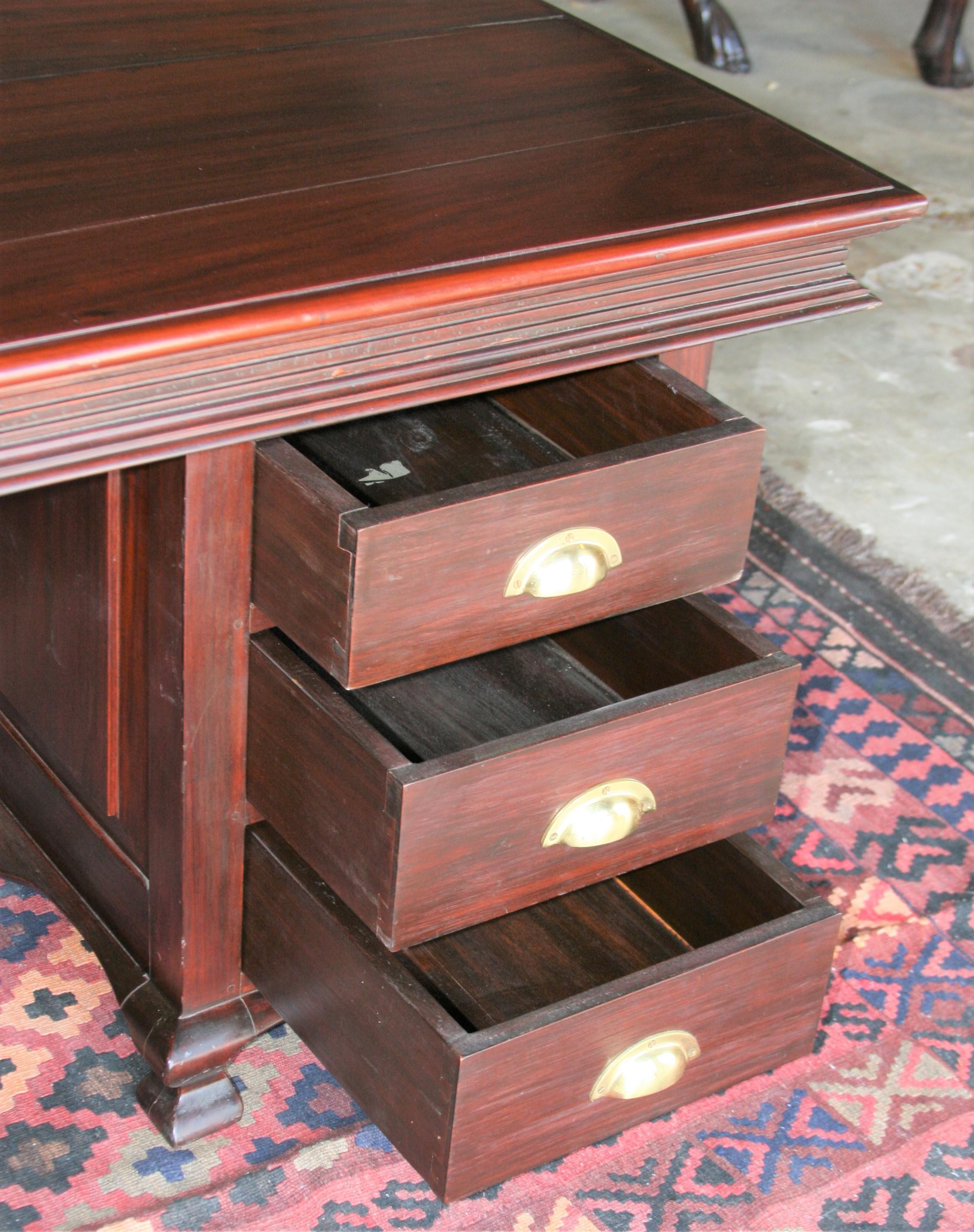 Hand-Crafted Early 20th Century Magnificent Custom Handcrafted Nedun Wood Desk         For Sale