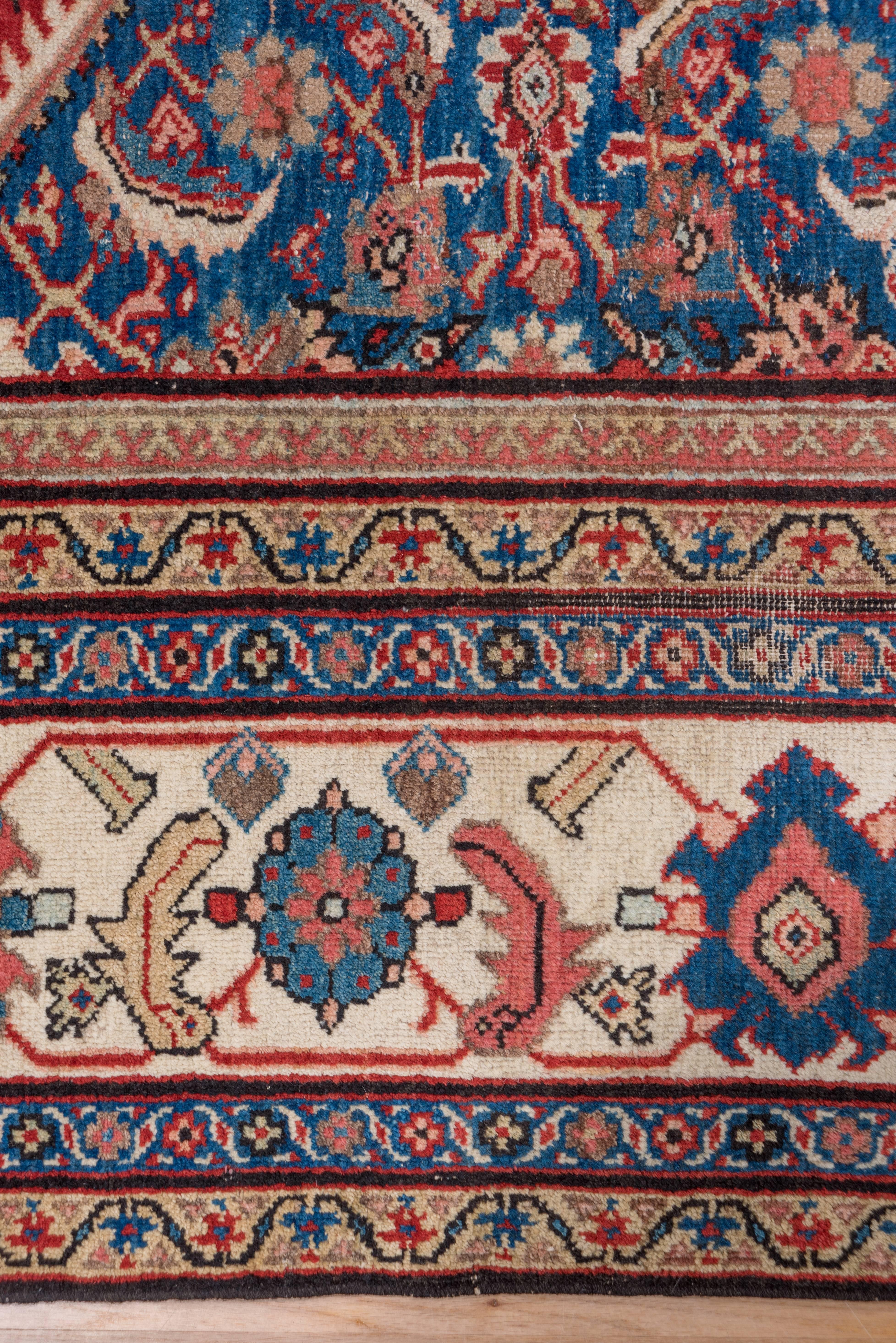 Early 20th Century Mahal Rug In Excellent Condition In New York, NY