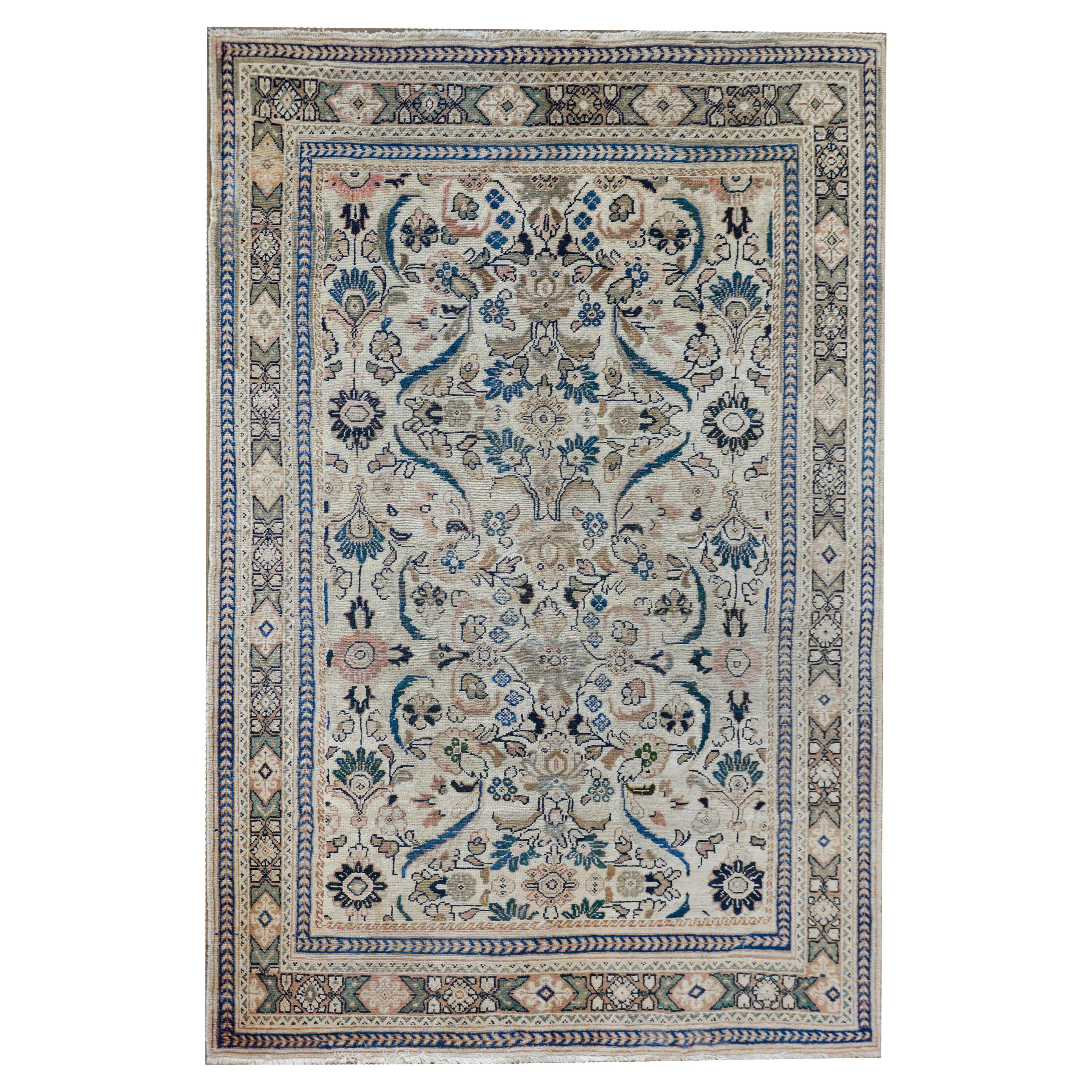 Early 20th Century Mahal Rug For Sale
