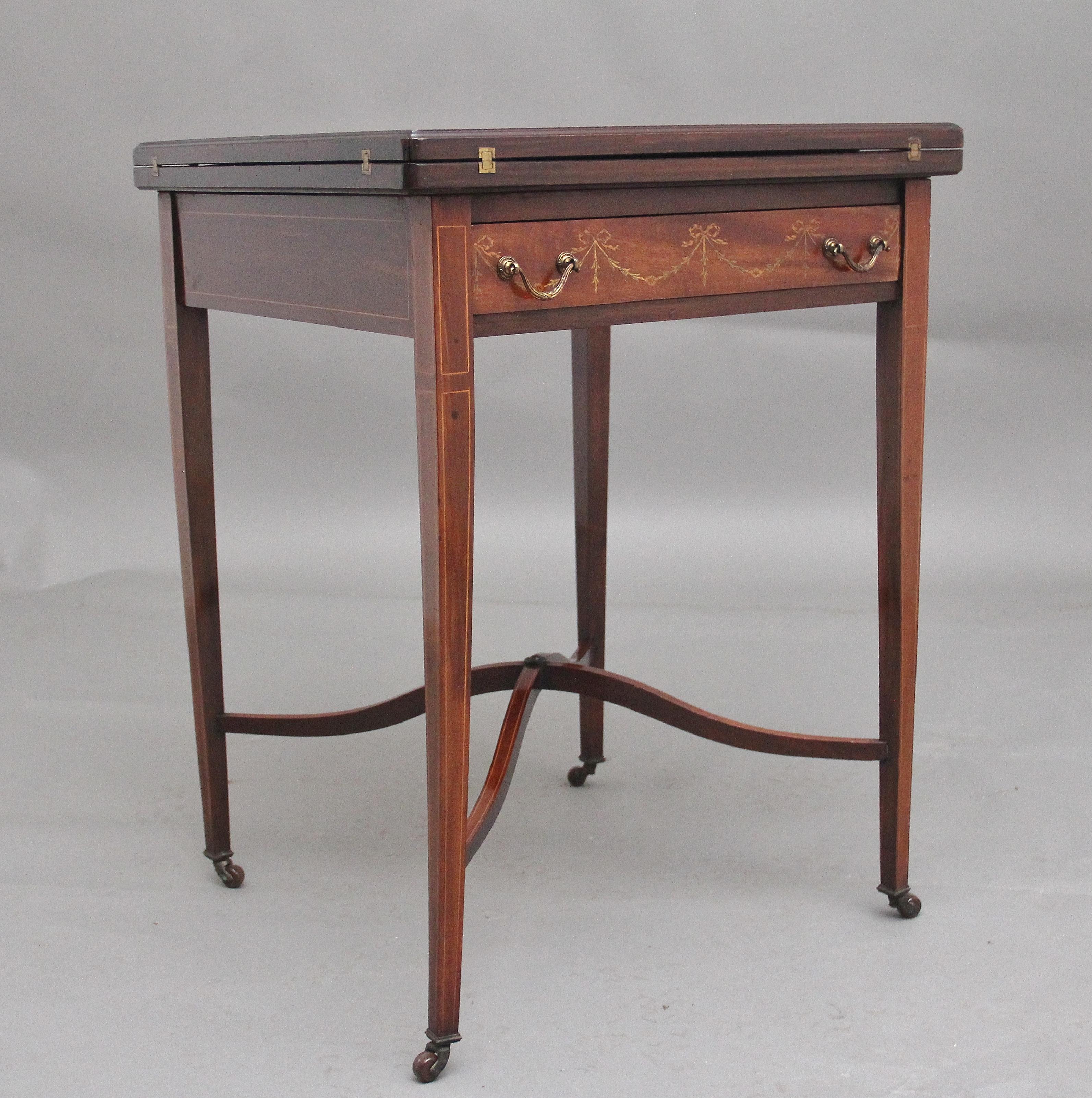 Early 20th Century mahogany and inlaid card table In Good Condition For Sale In Martlesham, GB