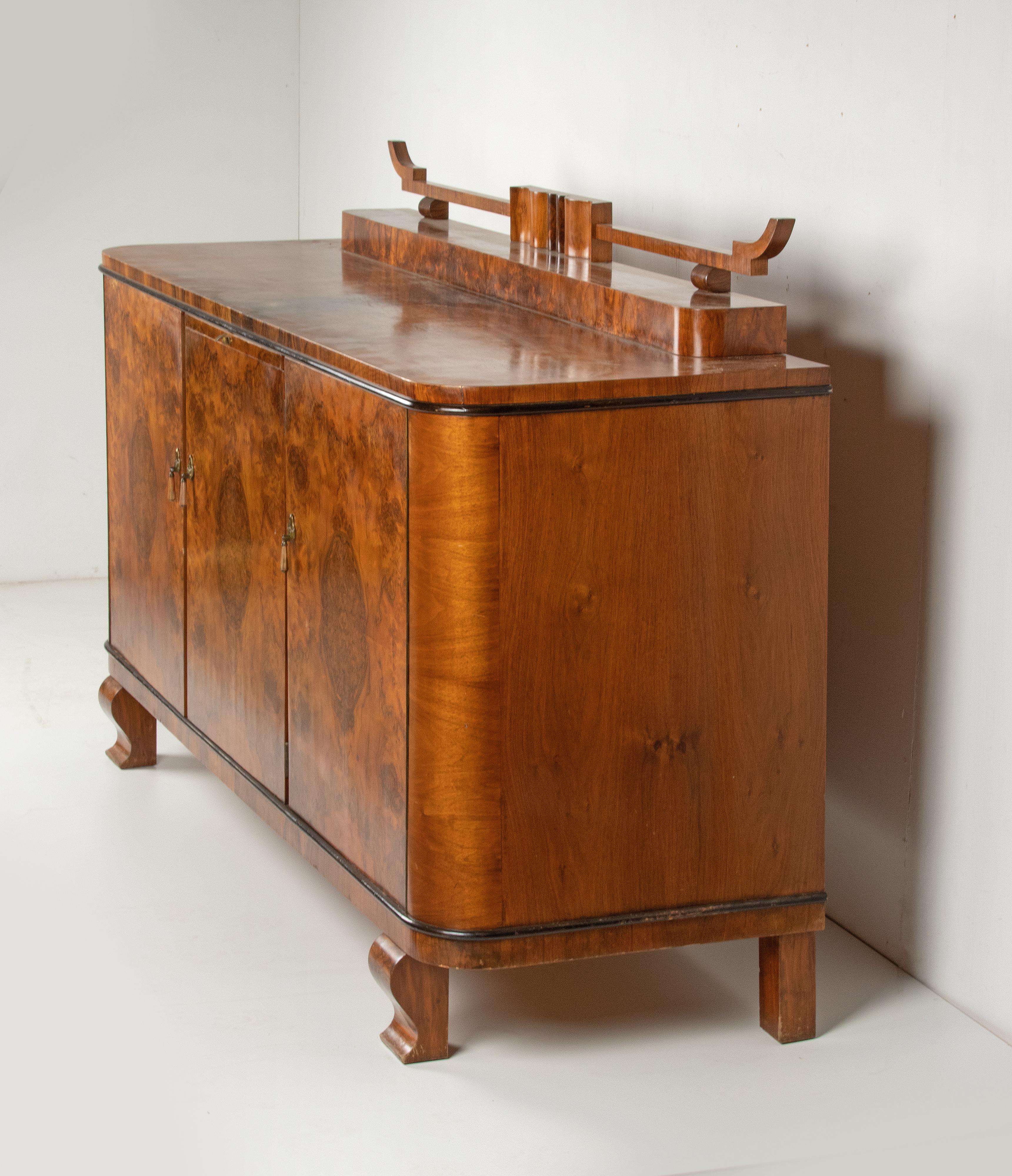 Hand-Crafted Early 20th Century Mahogany Art Deco Sideboard / Dressoir For Sale