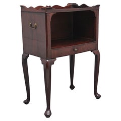 Early 20th Century mahogany bedside cabinet in the Georgian style