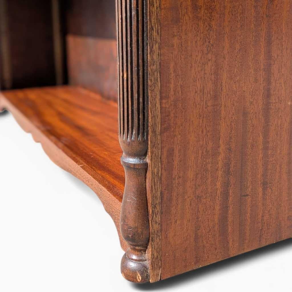 Bibliothèque en acajou du début du 20e siècle, style édouardien / Colonial Revival en vente 2