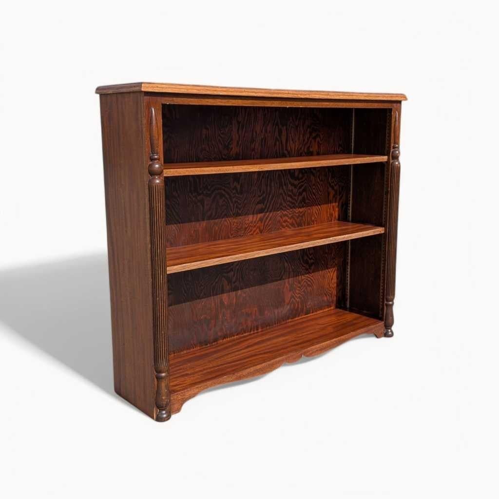 Tacheté Bibliothèque en acajou du début du 20e siècle, style édouardien / Colonial Revival en vente