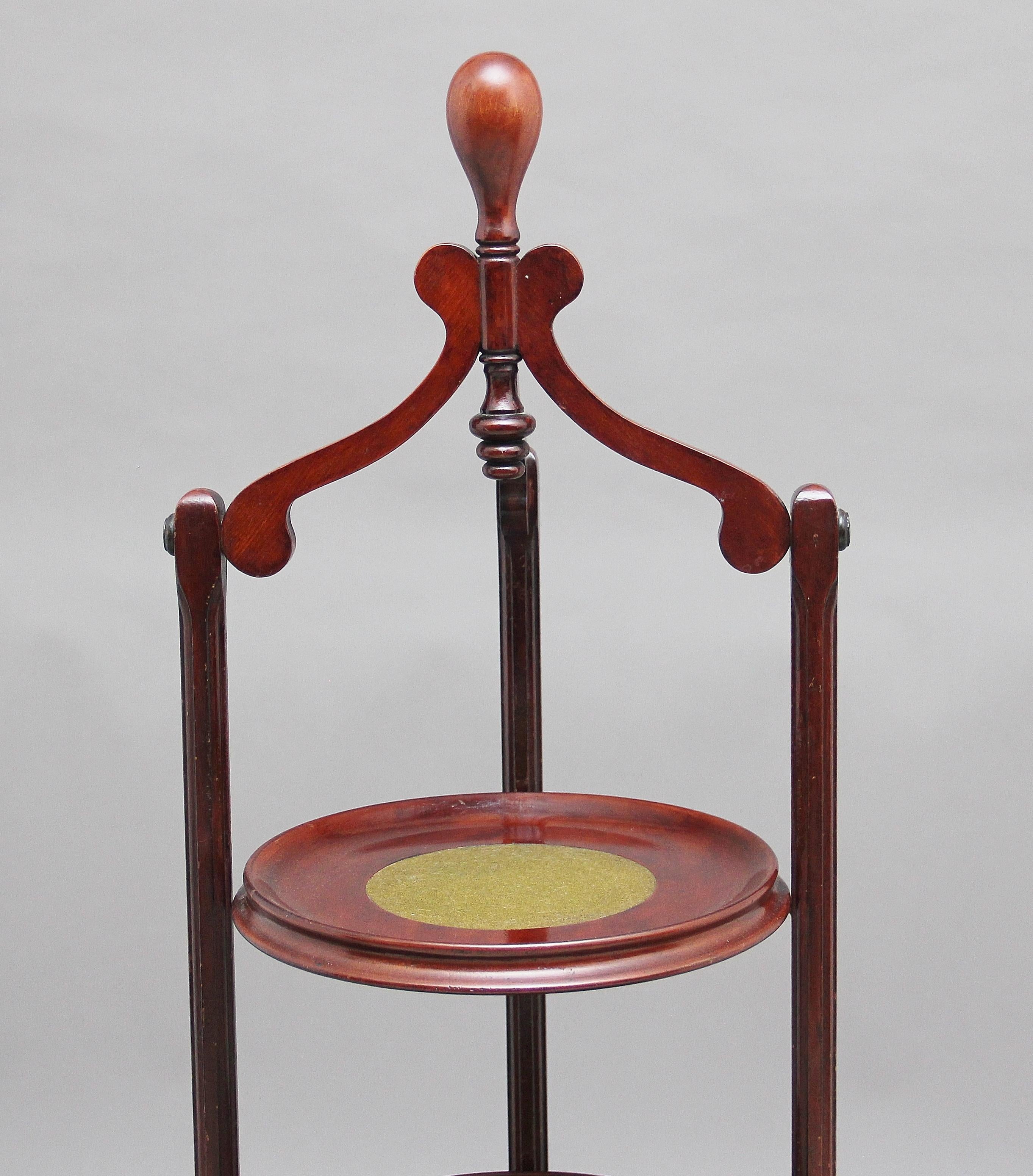 Edwardian Early 20th Century Mahogany Cake Stand