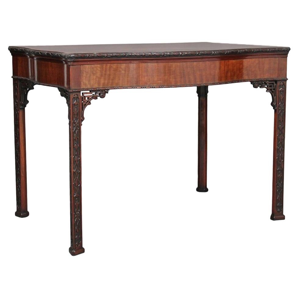 Early 20th Century Mahogany Center Table For Sale